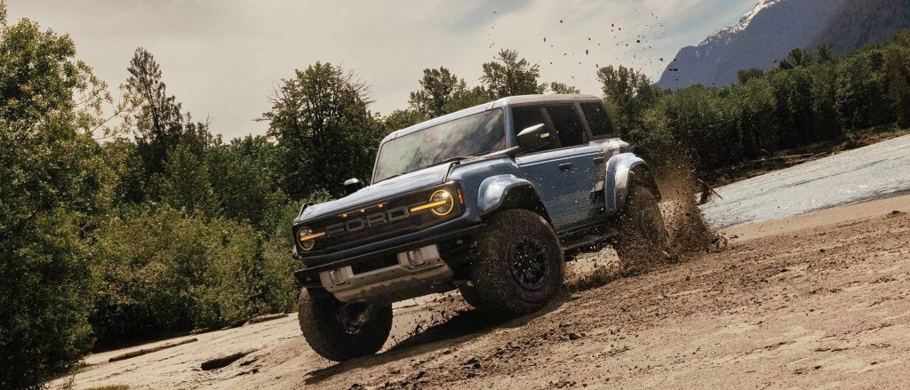 2025 Ford Bronco Big Bend vs Outer Banks Comparison