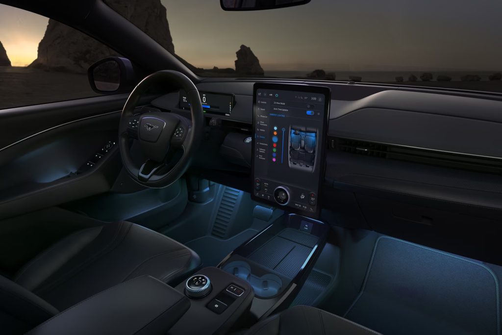 2025 Ford Mustang Mach E Interior Tech - Sarasota, FL