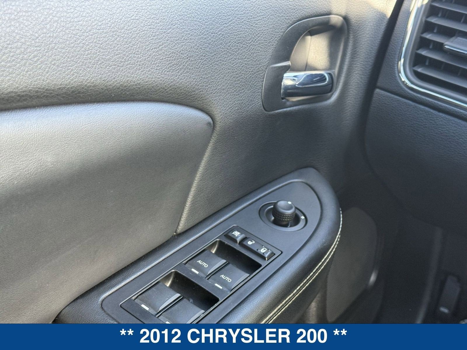 2012 Chrysler 200 Limited