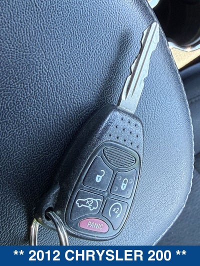 2012 Chrysler 200 Limited
