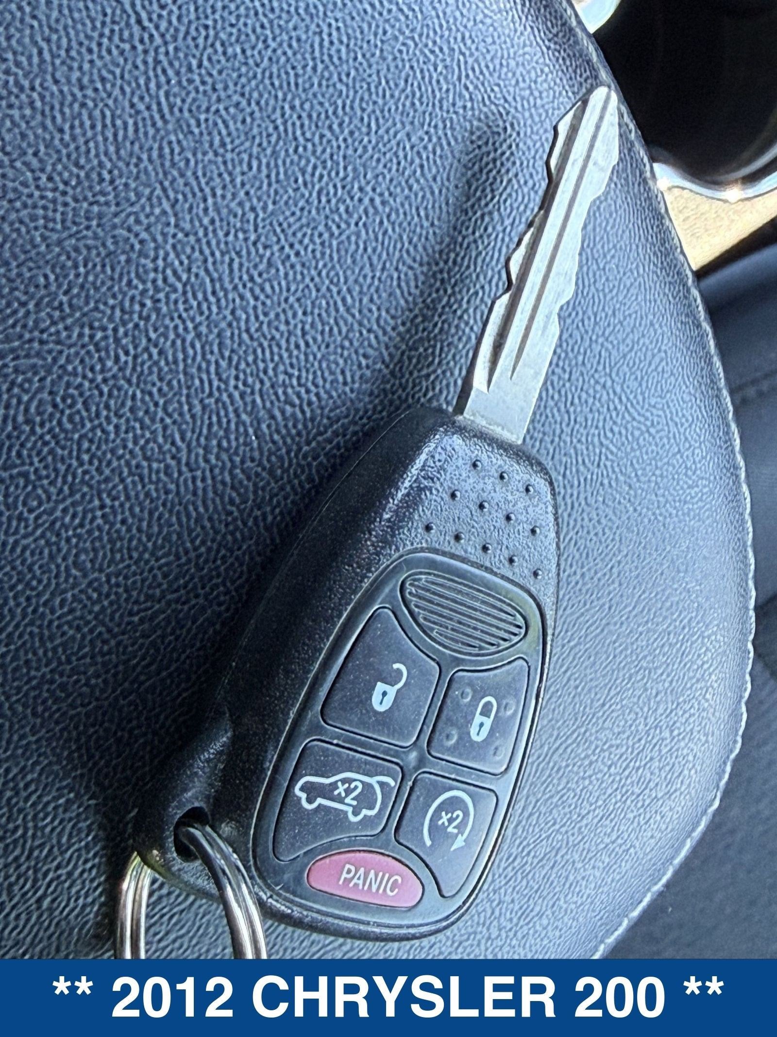 2012 Chrysler 200 Limited