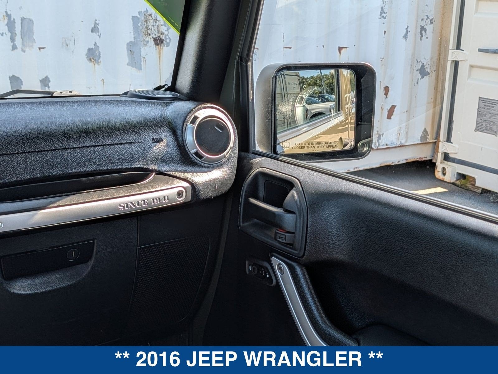 2016 Jeep Wrangler Unlimited Sahara