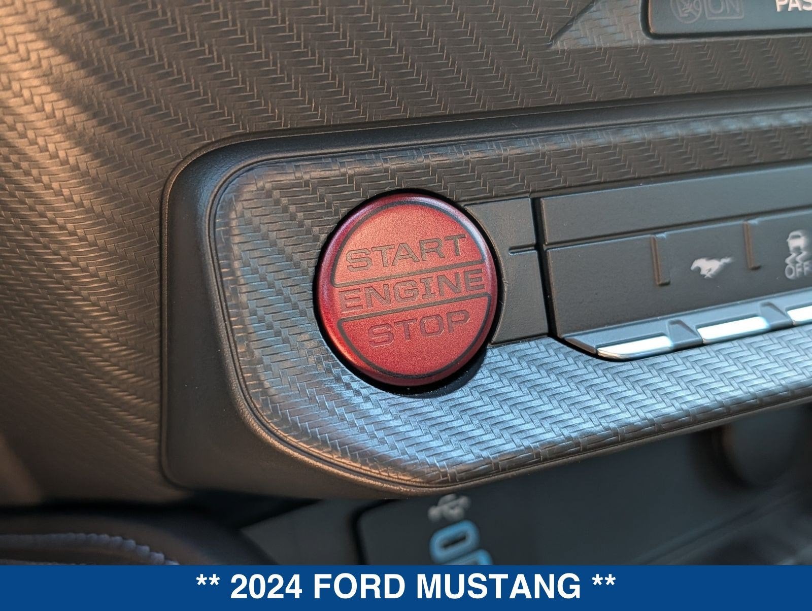 2024 Ford Mustang Dark Horse