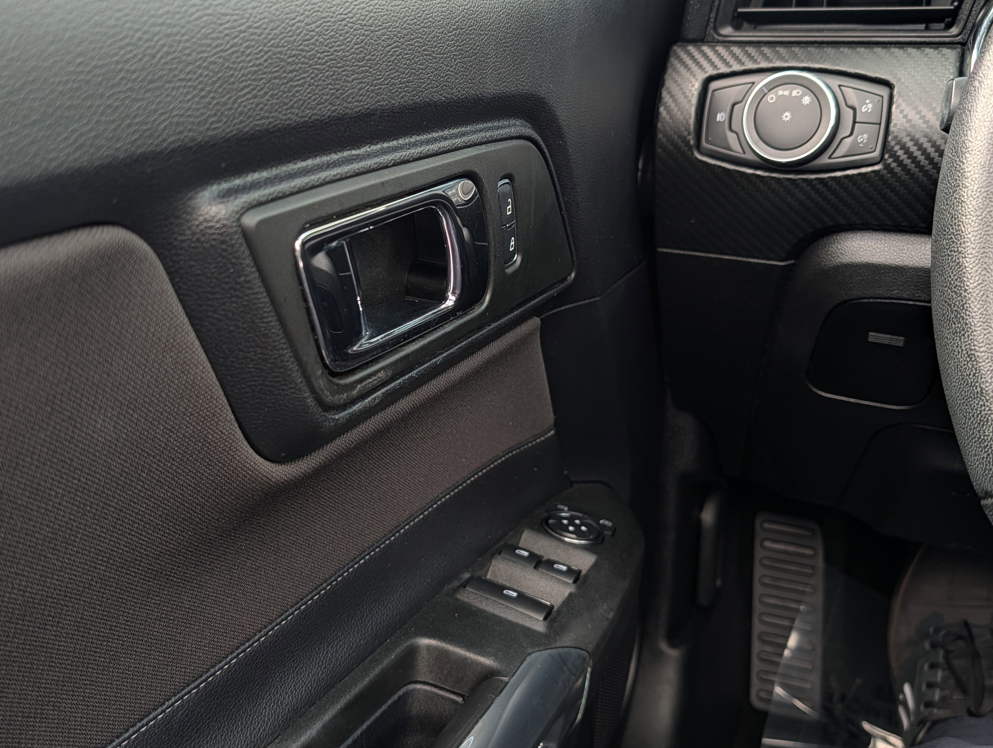 2017 Ford Mustang V6