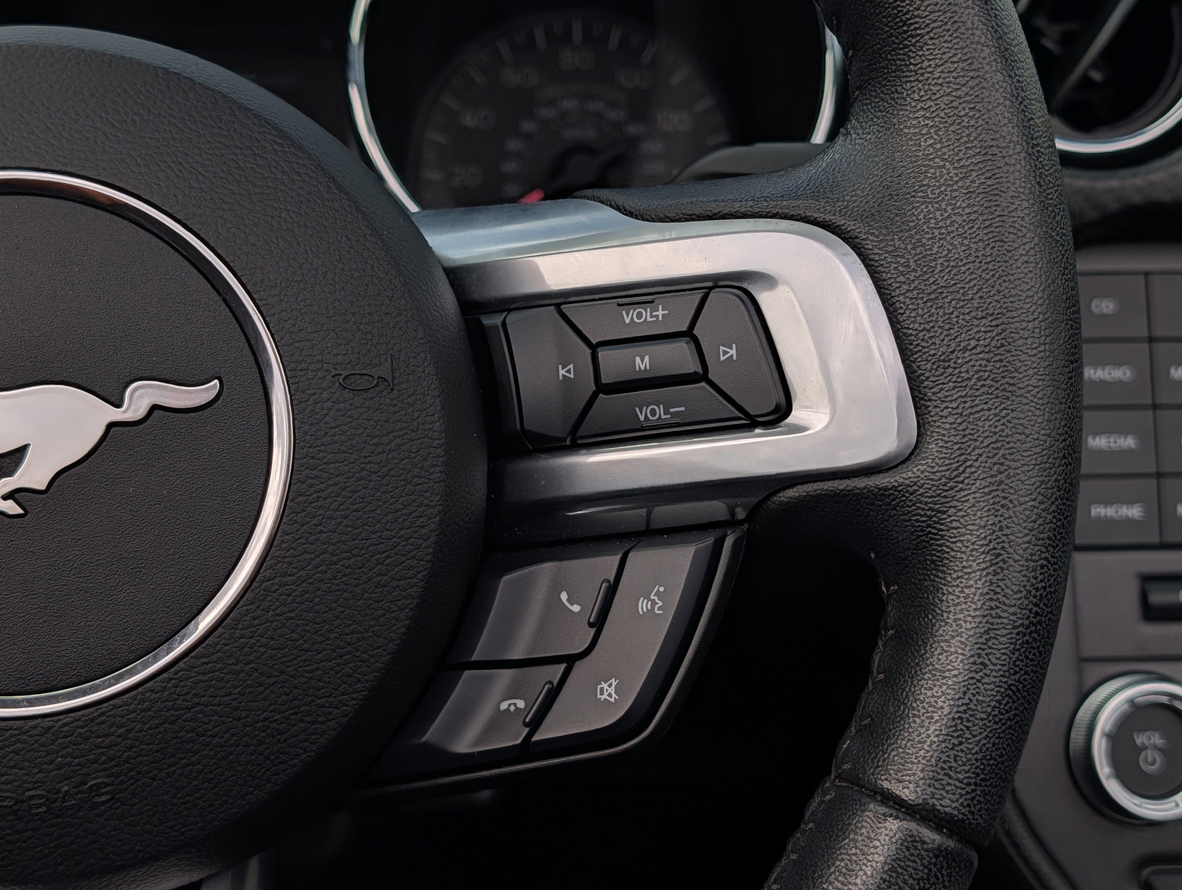 2017 Ford Mustang V6