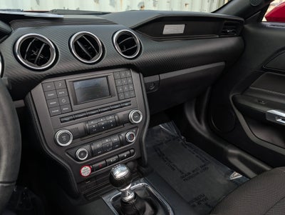 2017 Ford Mustang V6