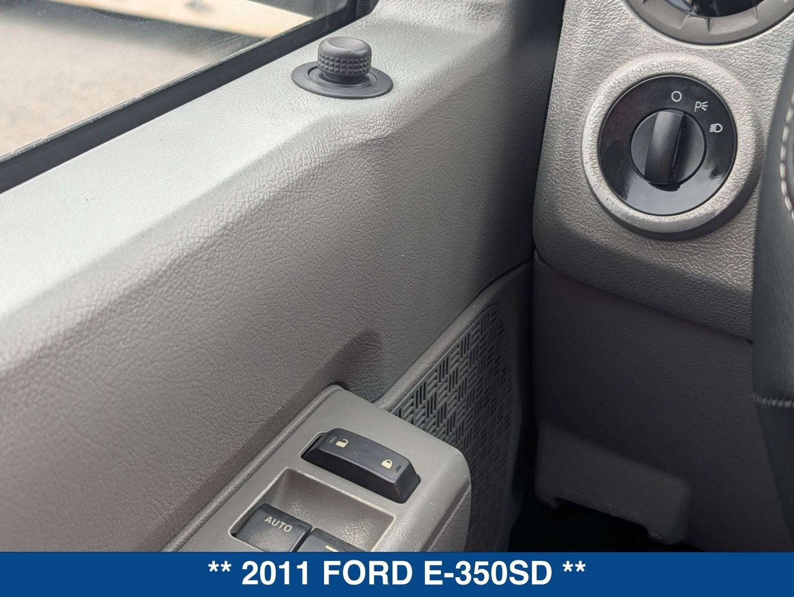 2011 Ford Econoline 350 Super Duty XLT