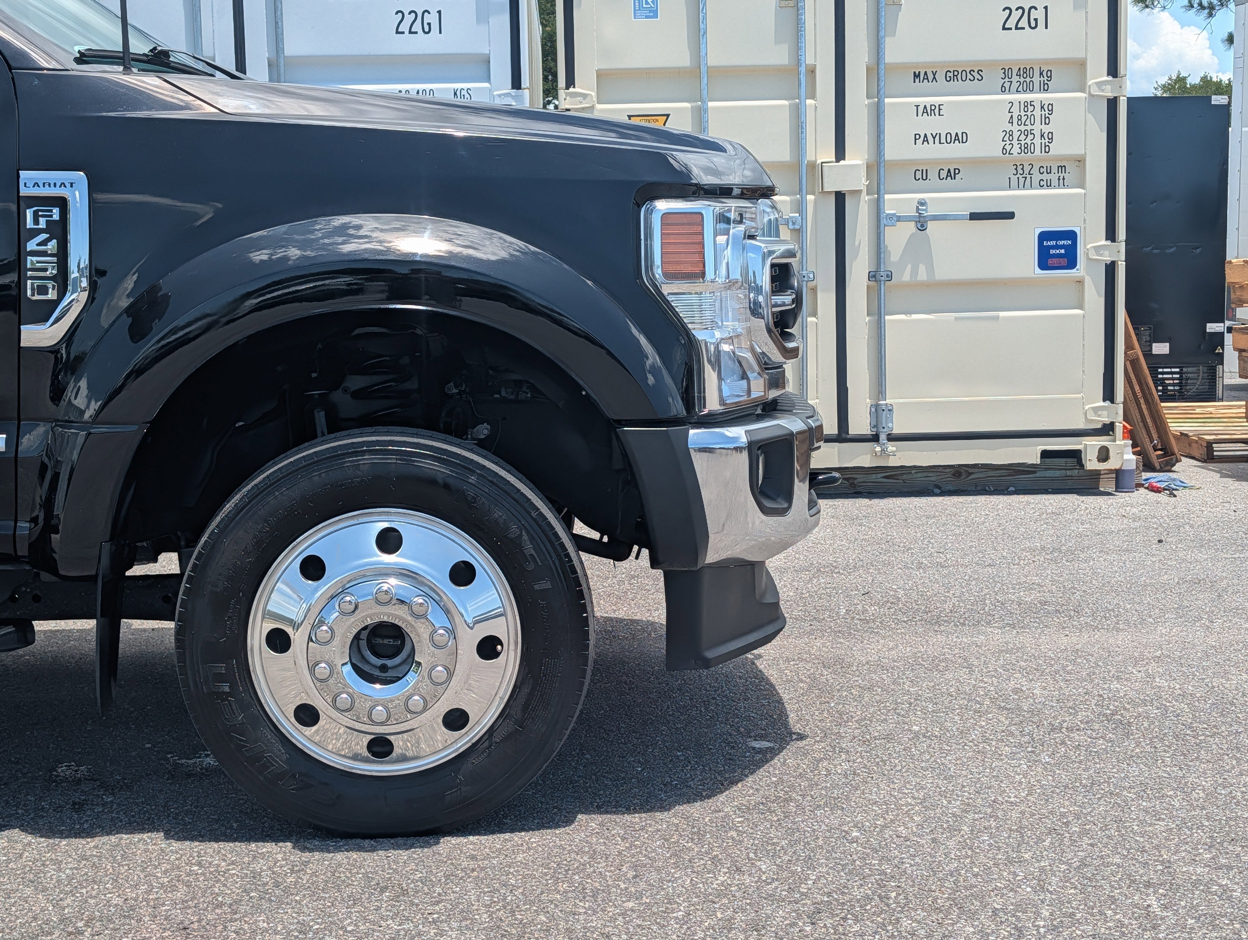 2022 Ford F-450 Chassis Cab Lariat