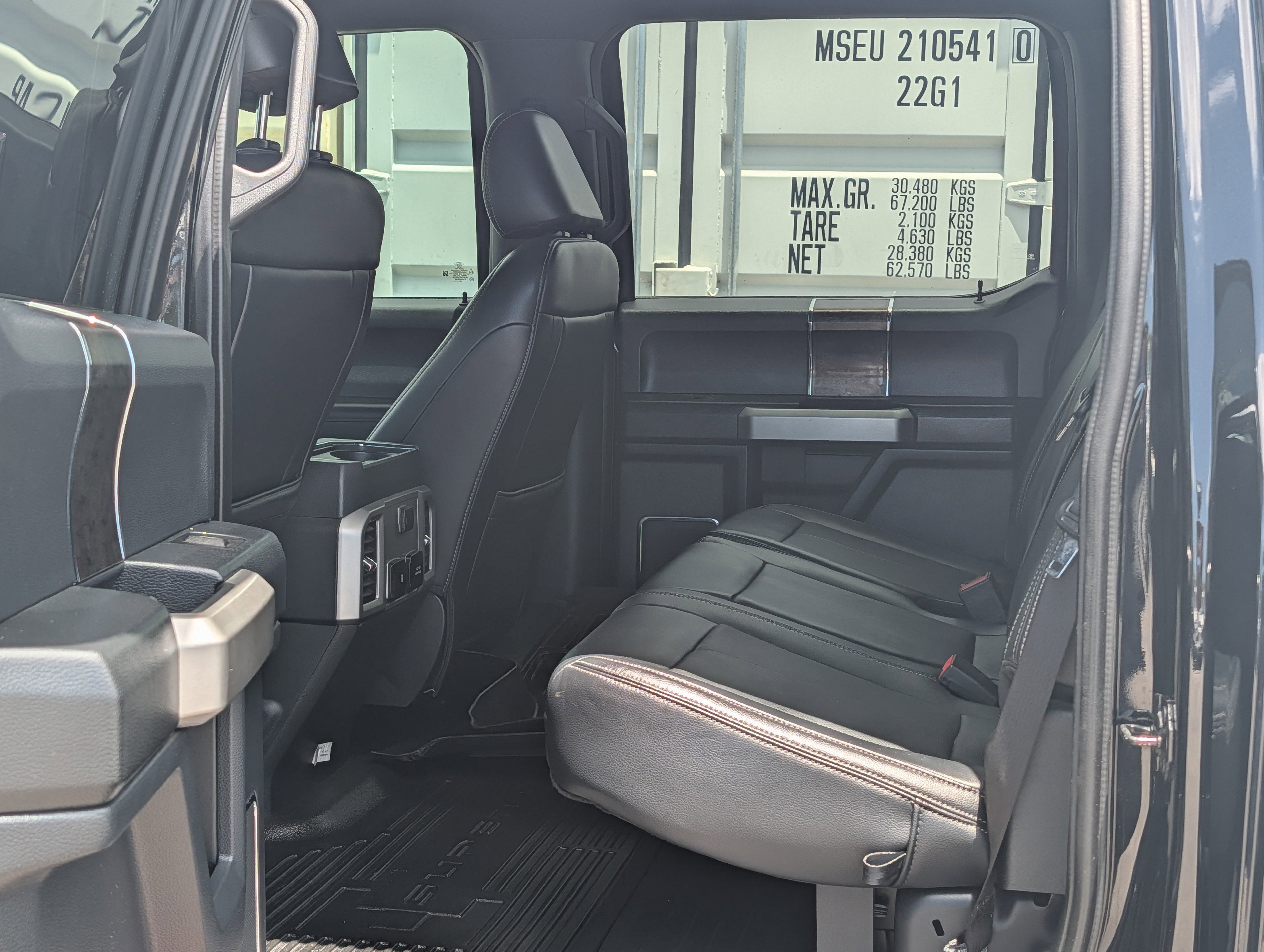 2022 Ford F-450 Chassis Cab Lariat