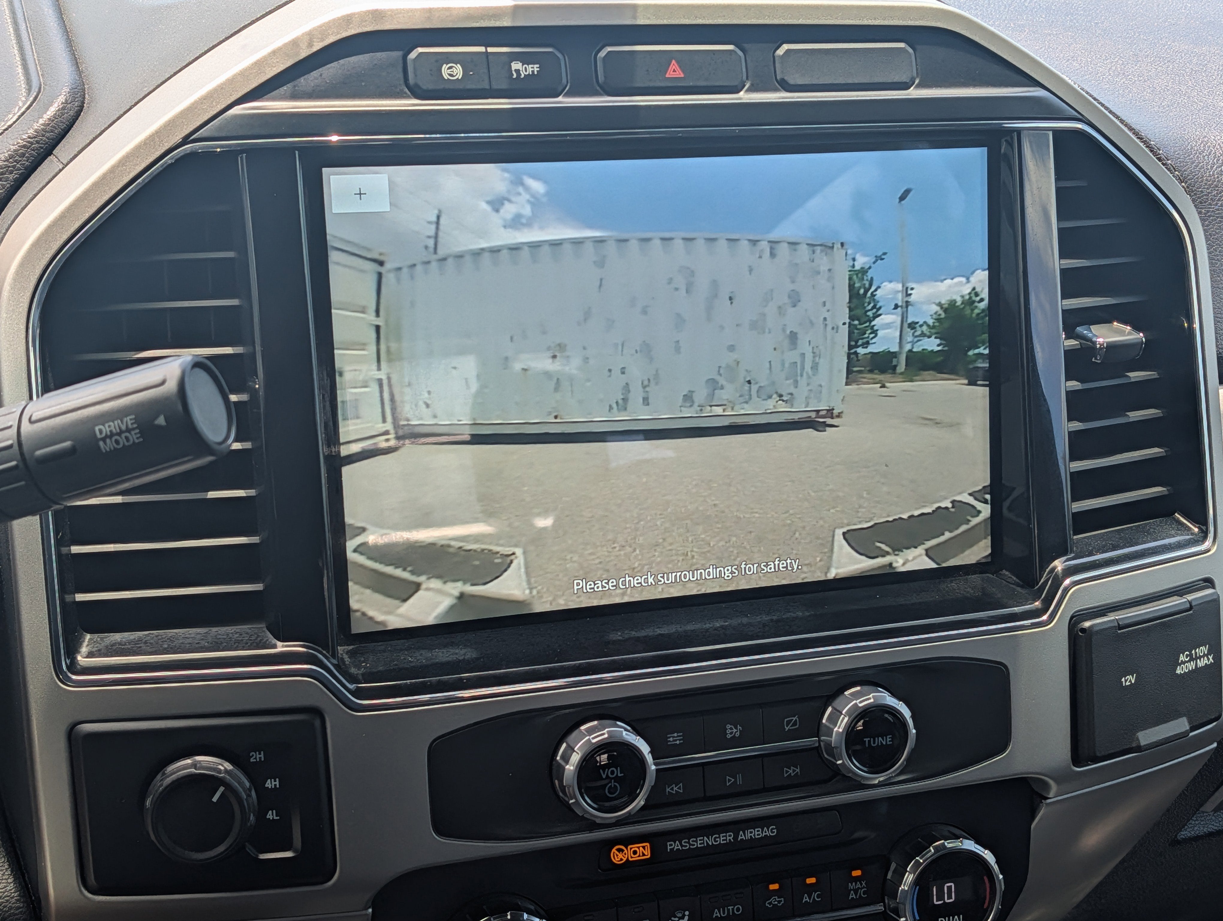 2022 Ford F-450 Chassis Cab Lariat