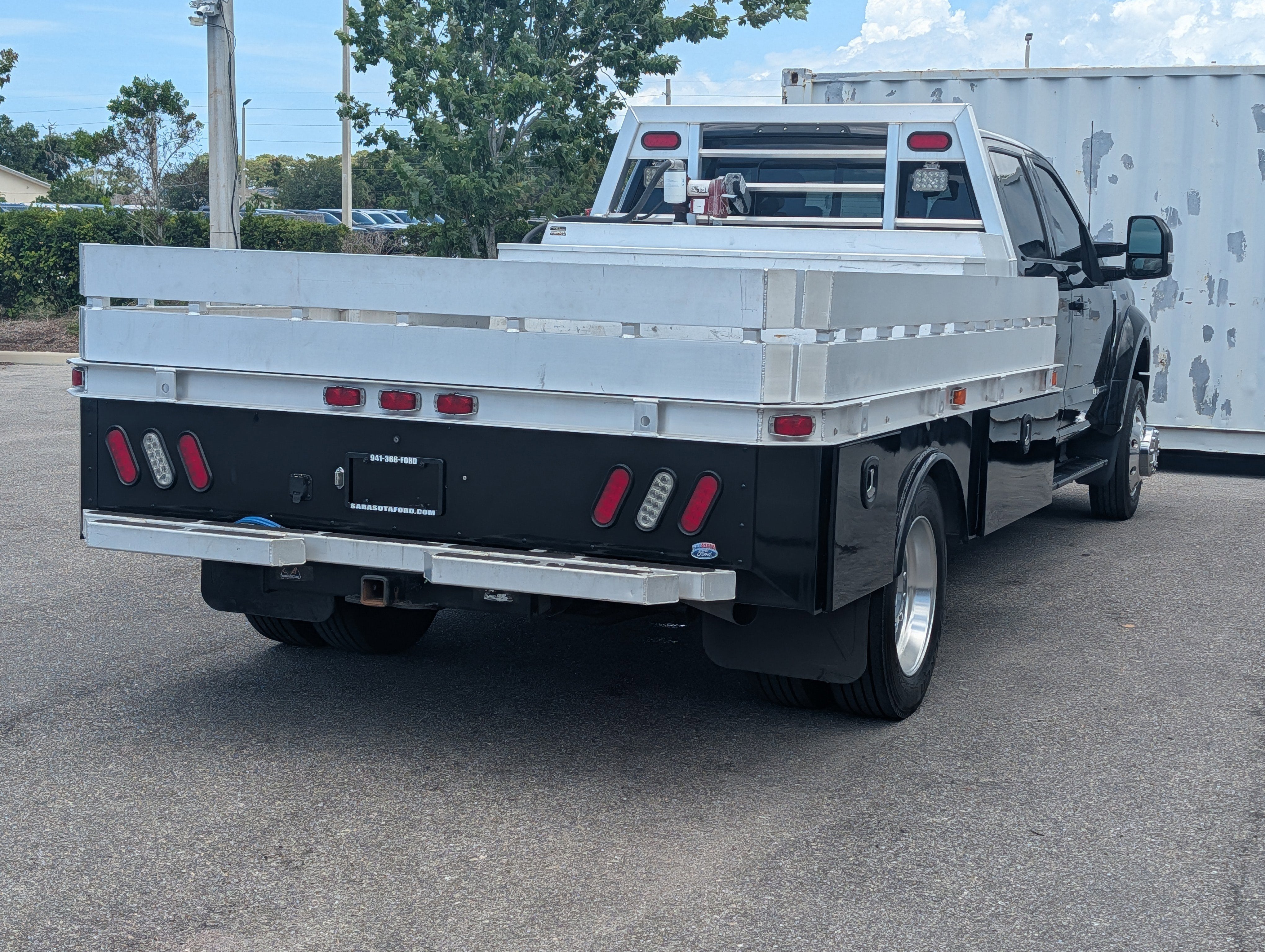 2022 Ford F-450 Chassis Cab Lariat