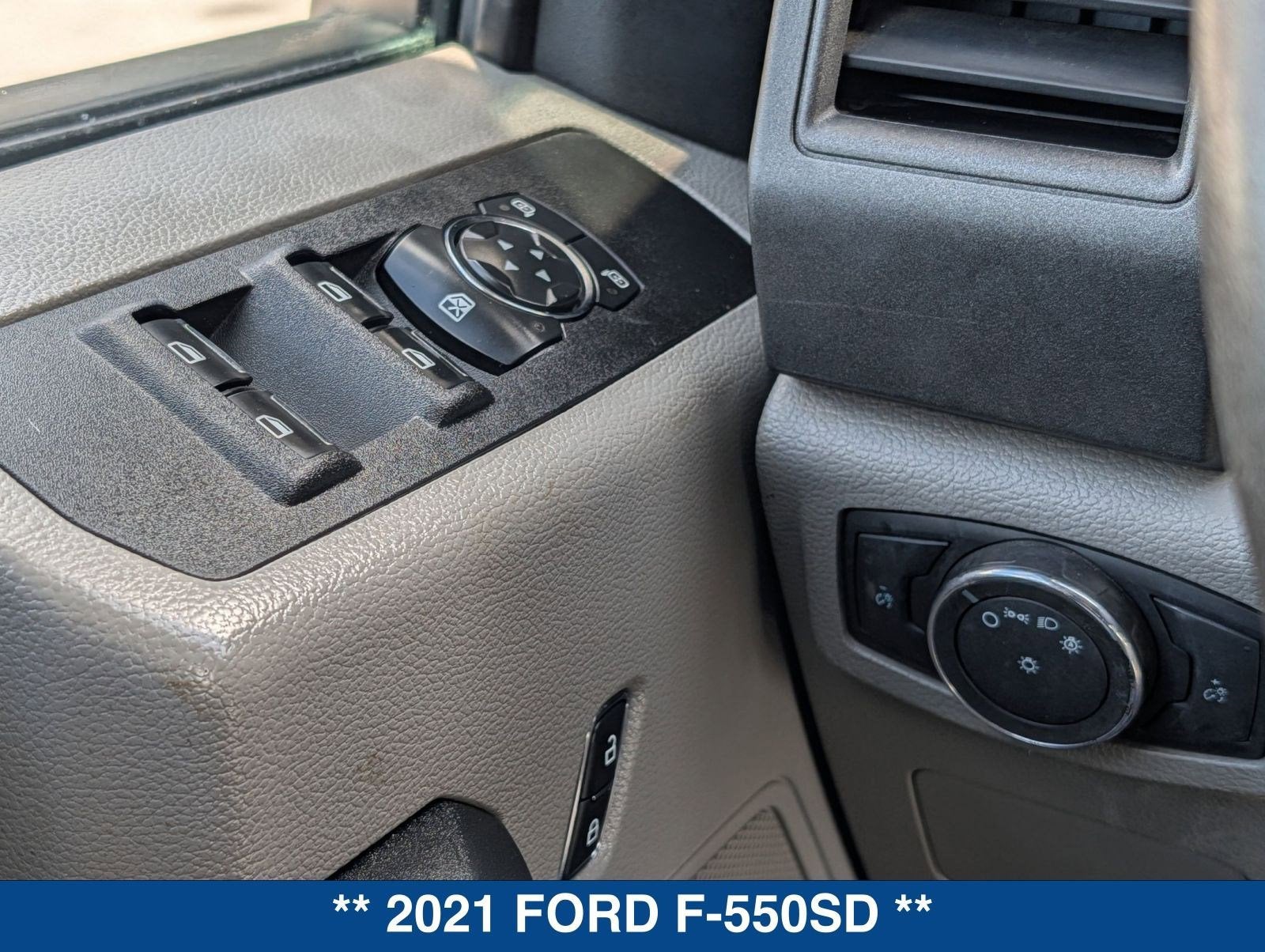 2021 Ford F-550 Chassis Cab XL