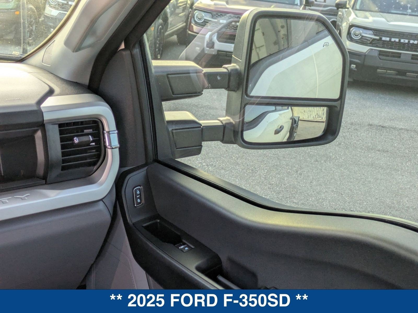 2025 Ford F-350 Chassis Cab XL