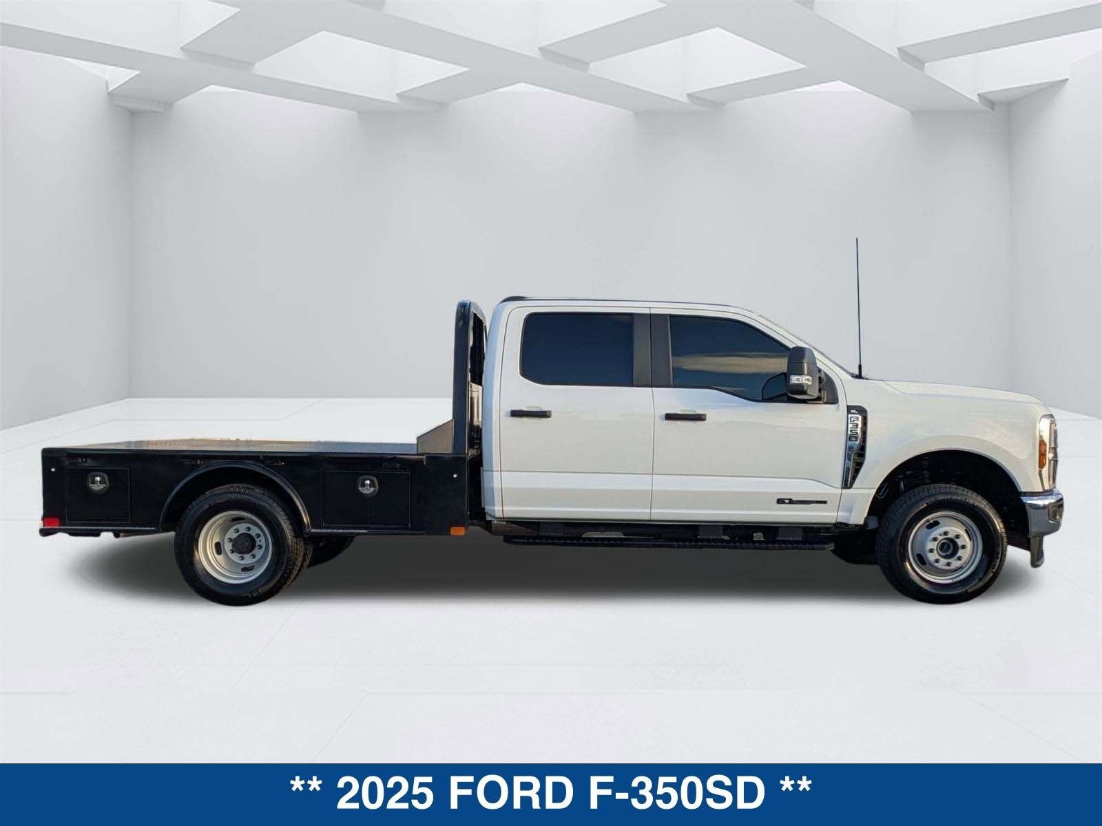2025 Ford F-350 Chassis Cab XL