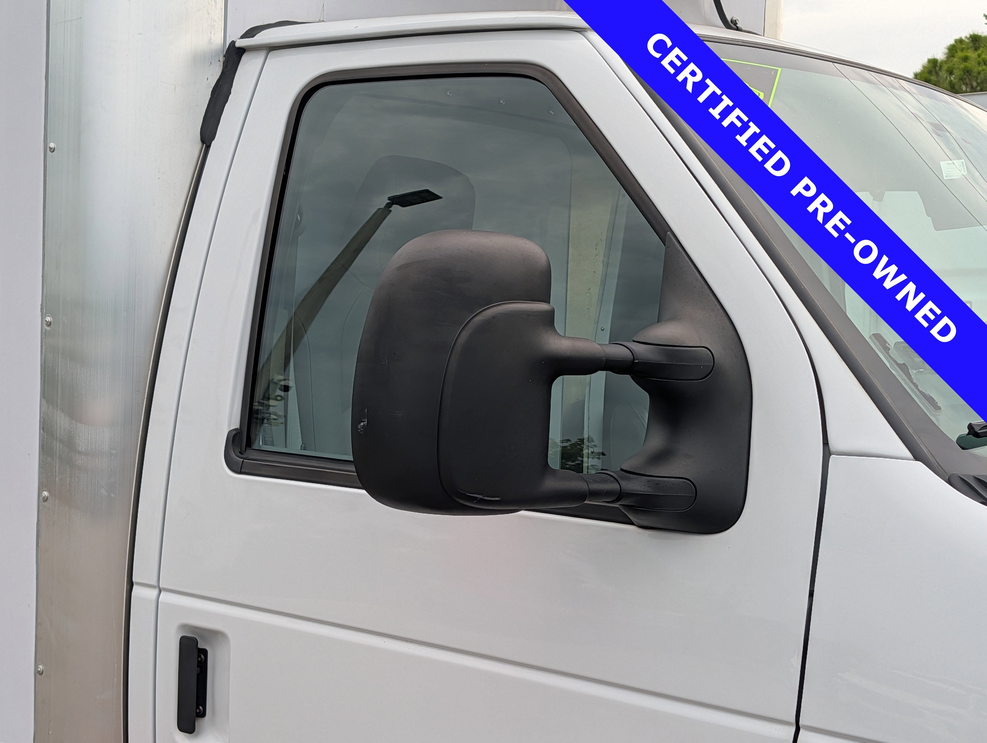 2024 Ford Econoline 350 Cutaway Base