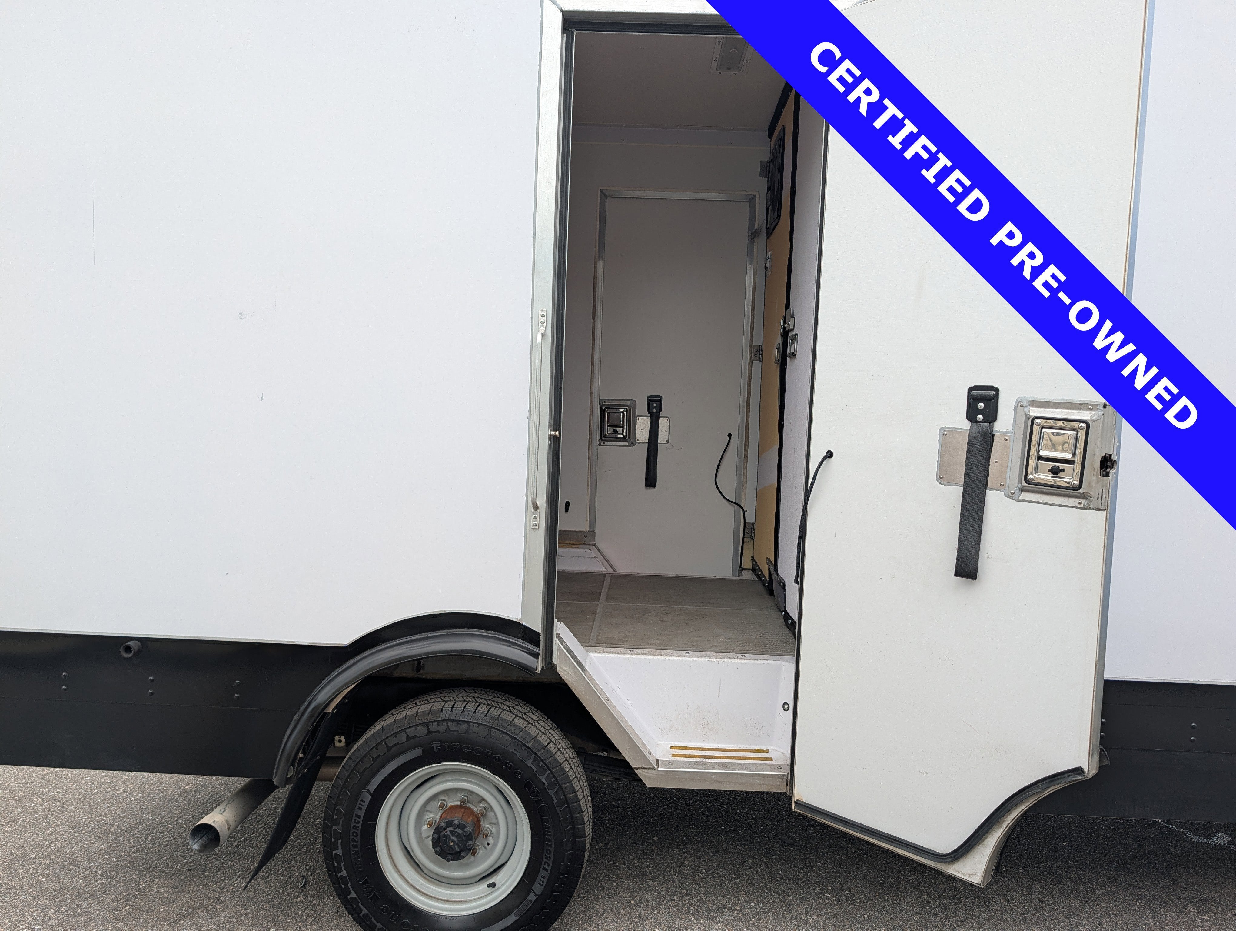 2024 Ford Econoline 350 Cutaway Base