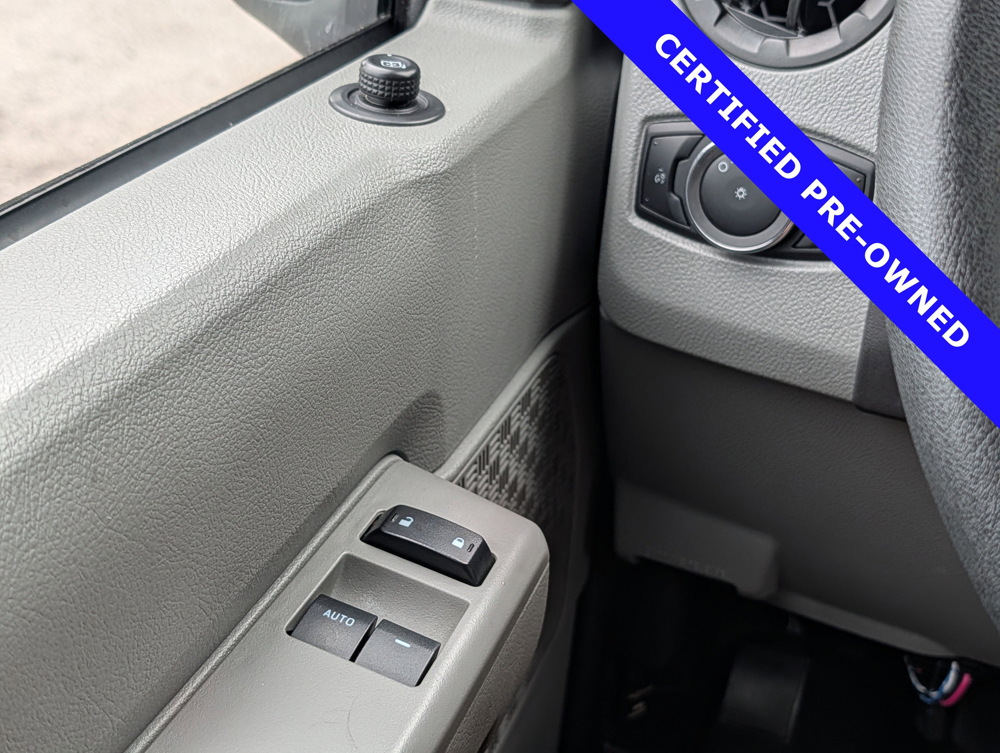 2024 Ford Econoline 350 Cutaway Base