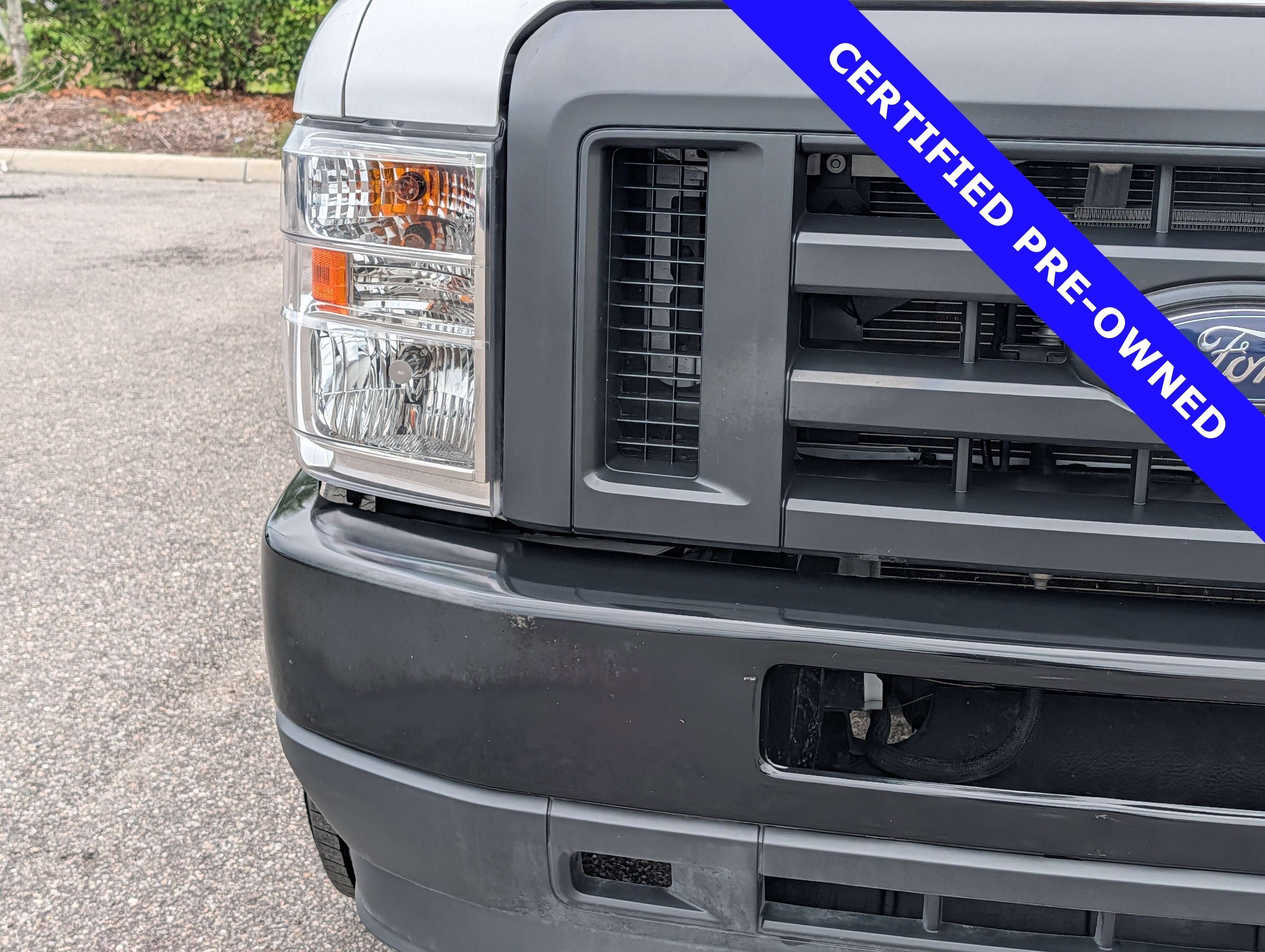 2024 Ford Econoline 350 Cutaway Base