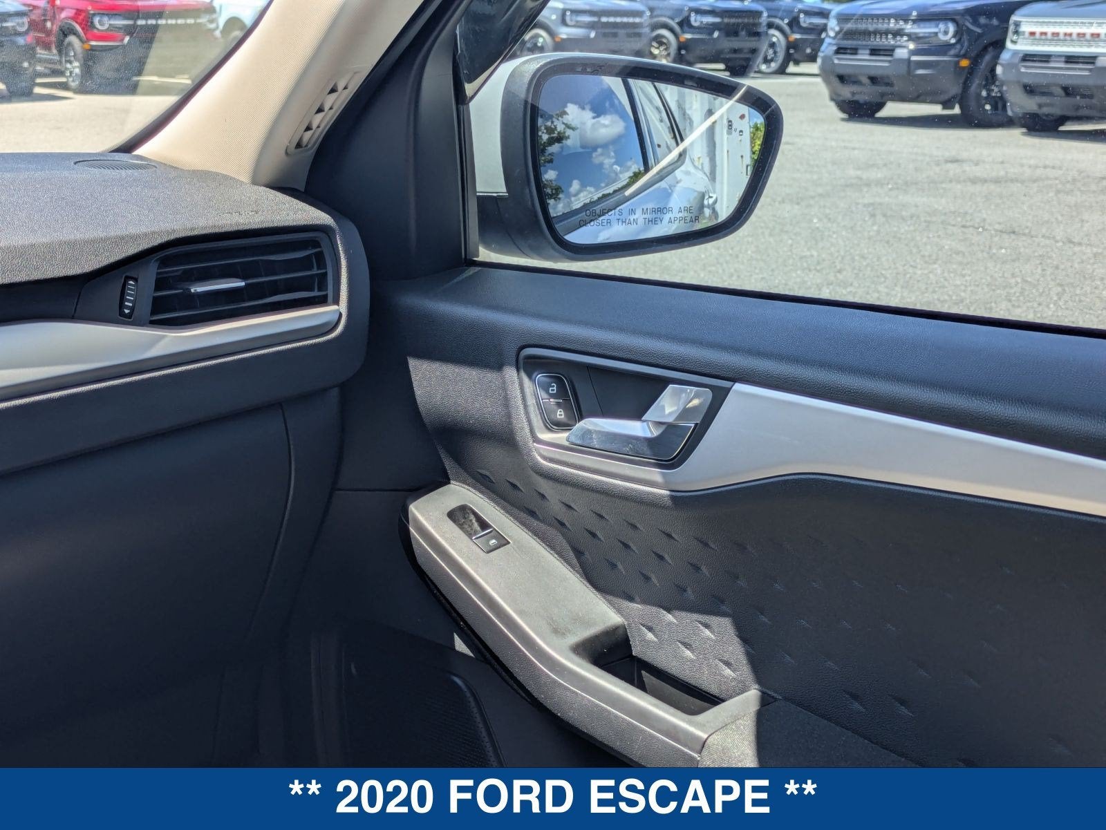 2020 Ford Escape SE