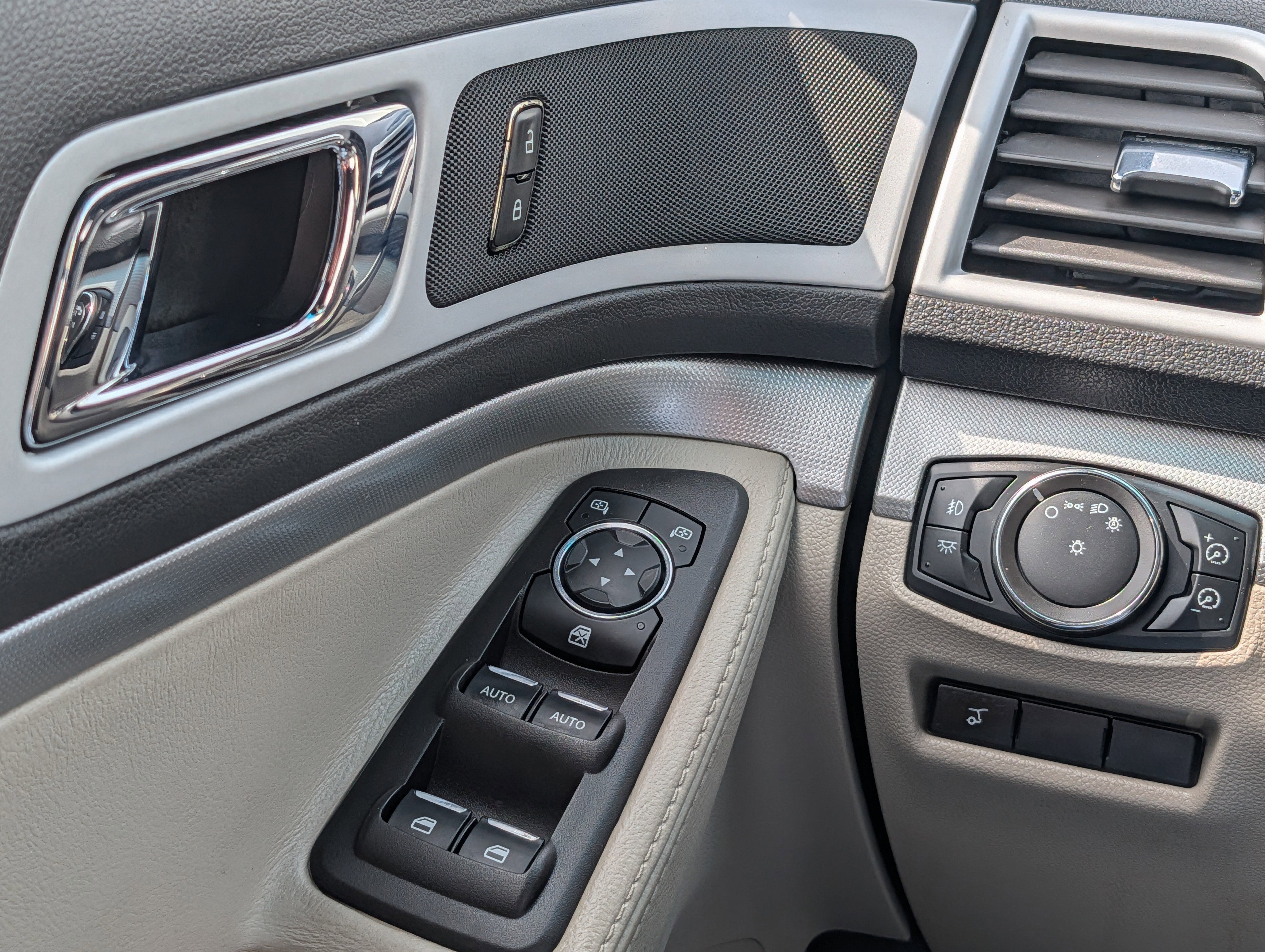 2011 Ford Explorer XLT