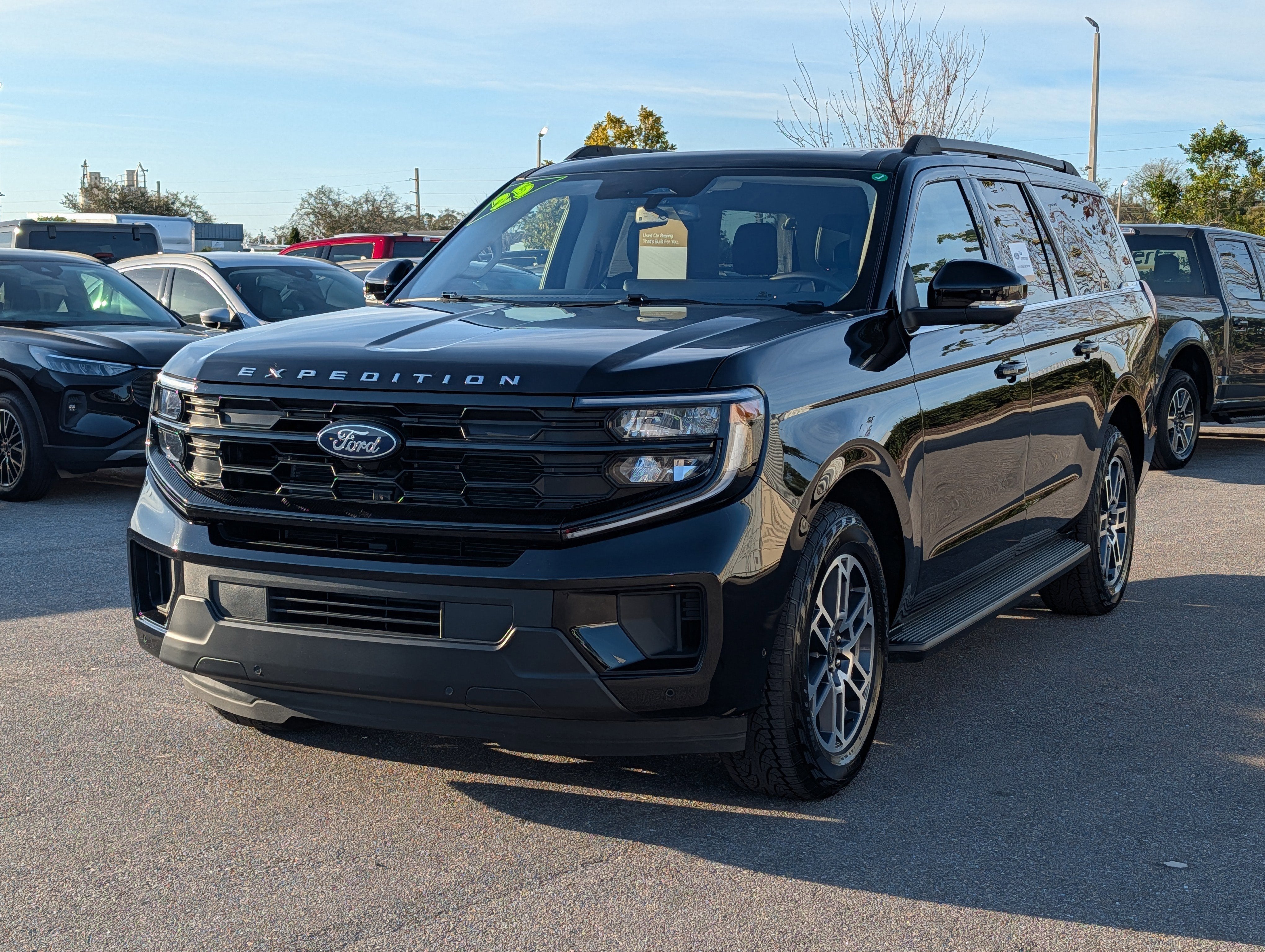 2025 Ford Expedition MAX Active