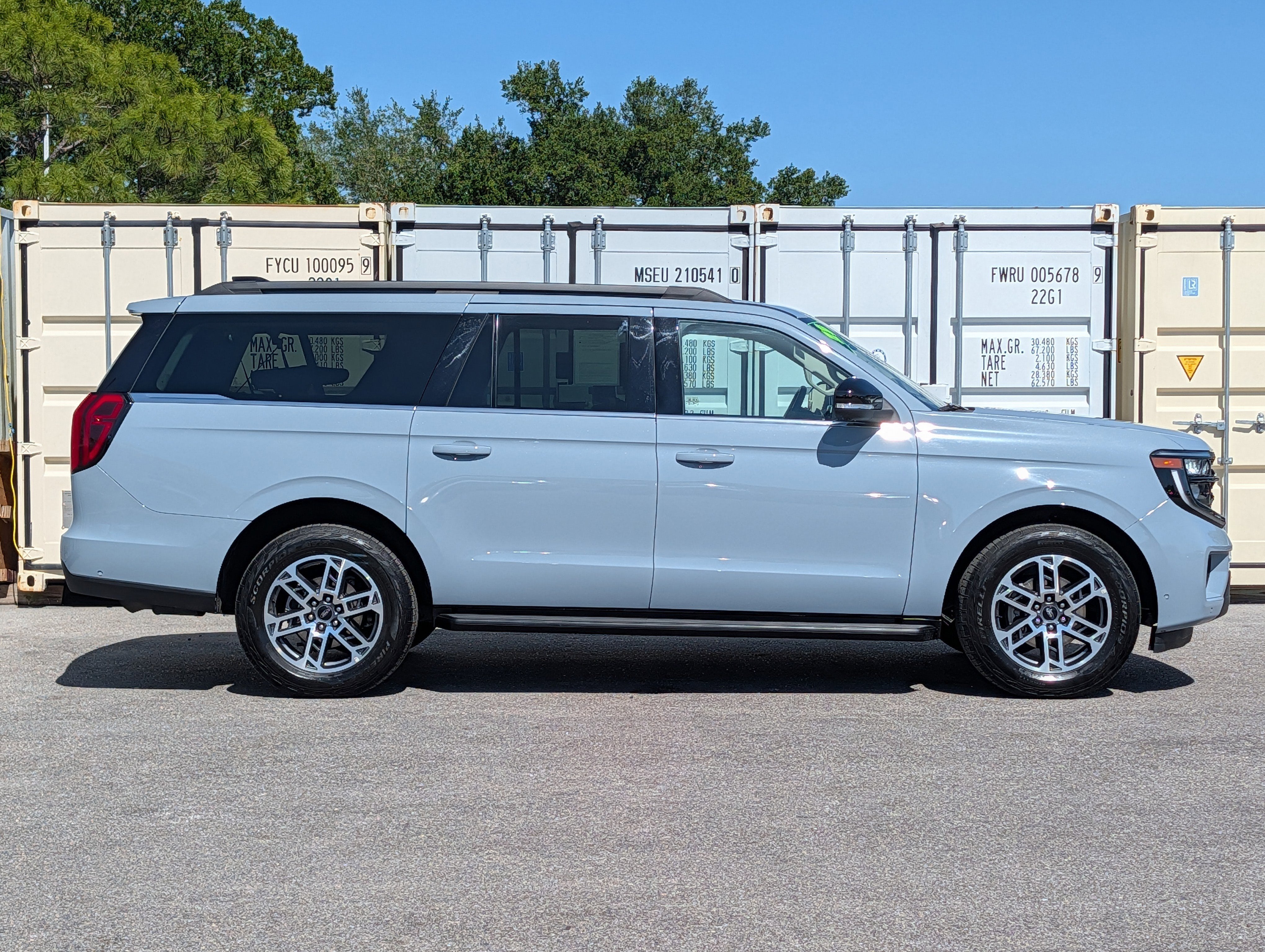 2025 Ford Expedition MAX Active