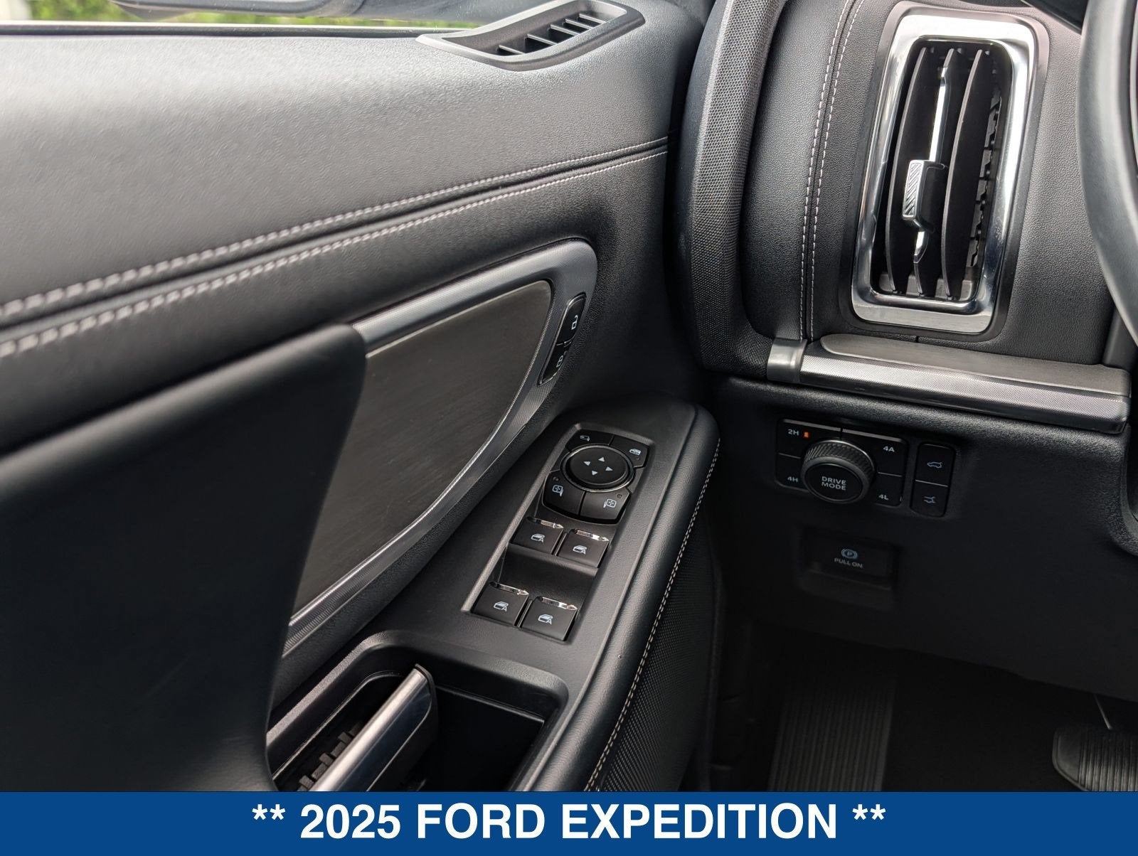 2025 Ford Expedition Platinum