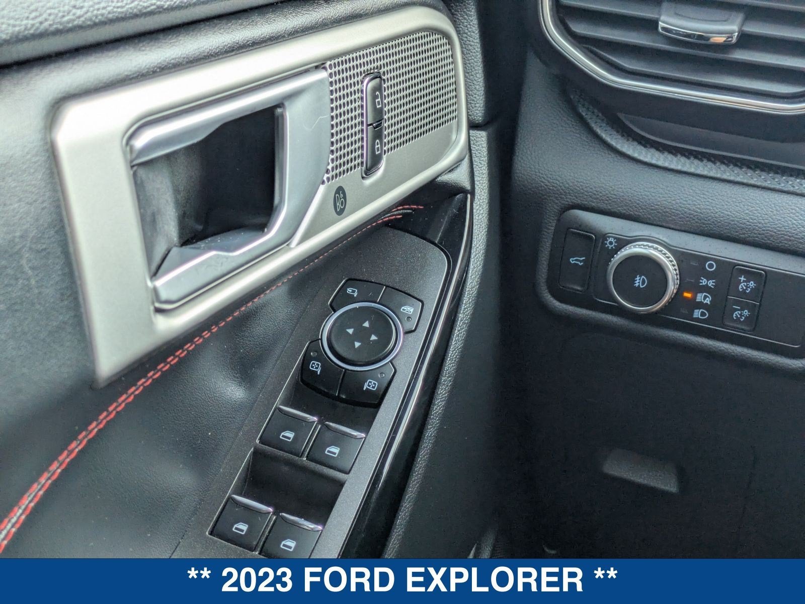 2023 Ford Explorer ST-Line