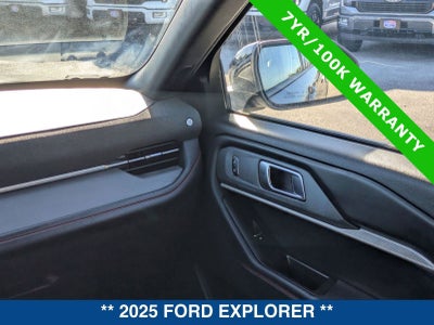 2025 Ford Explorer ST-Line