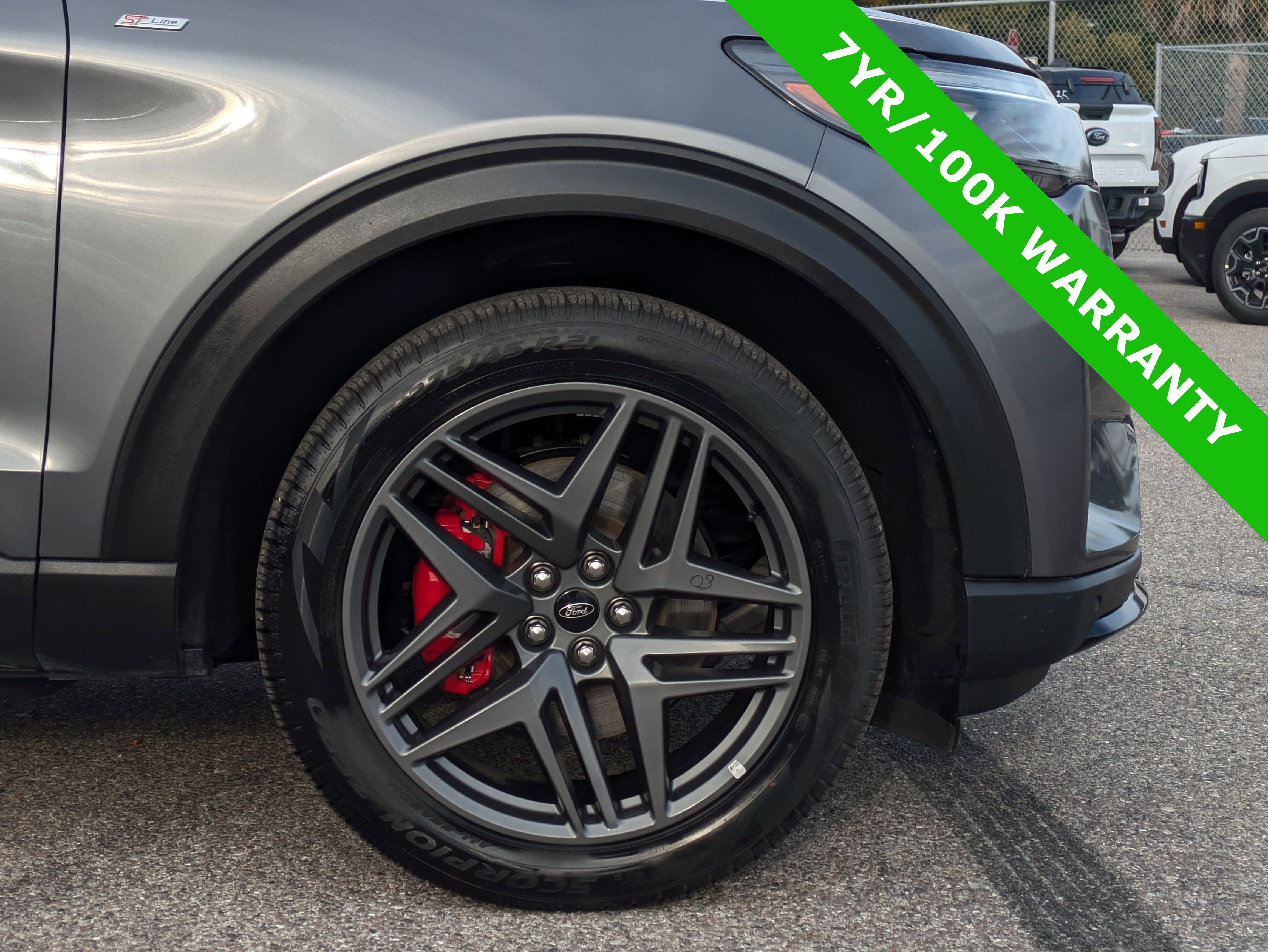 2025 Ford Explorer ST-Line