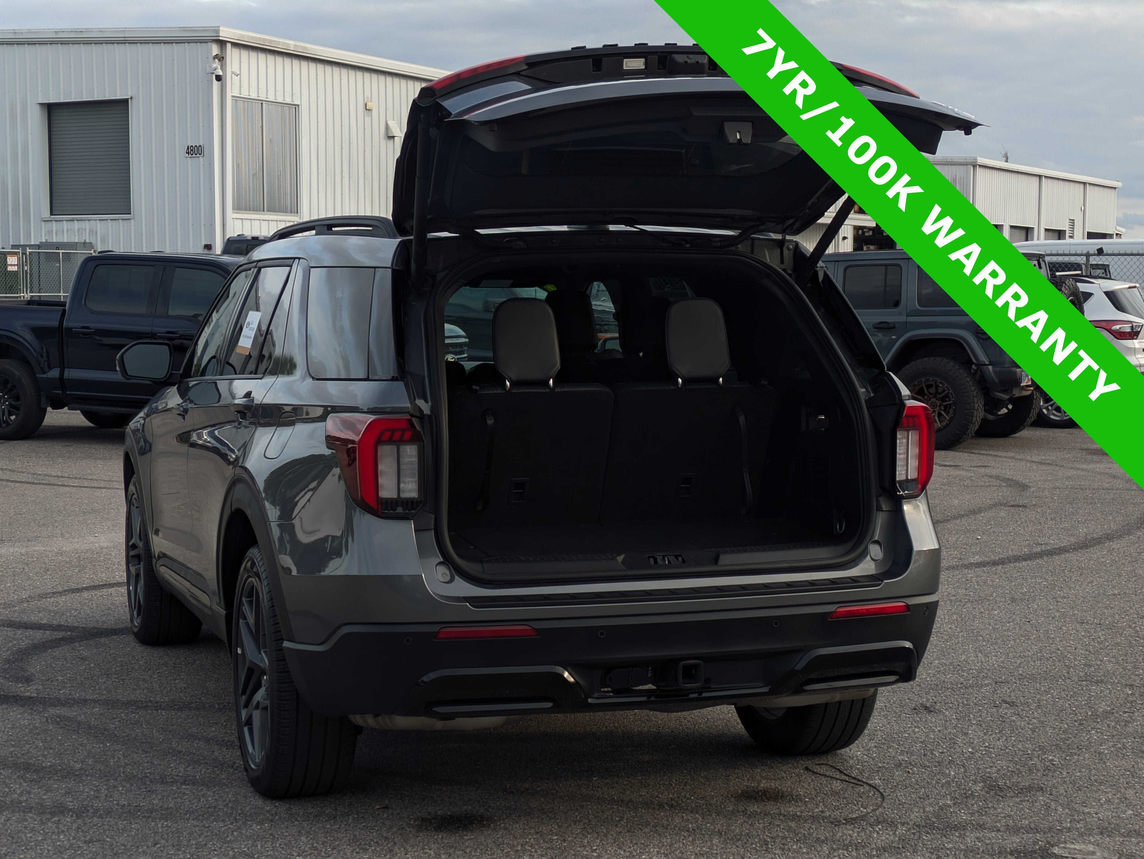 2025 Ford Explorer ST-Line