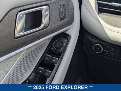 2025 Ford Explorer Platinum