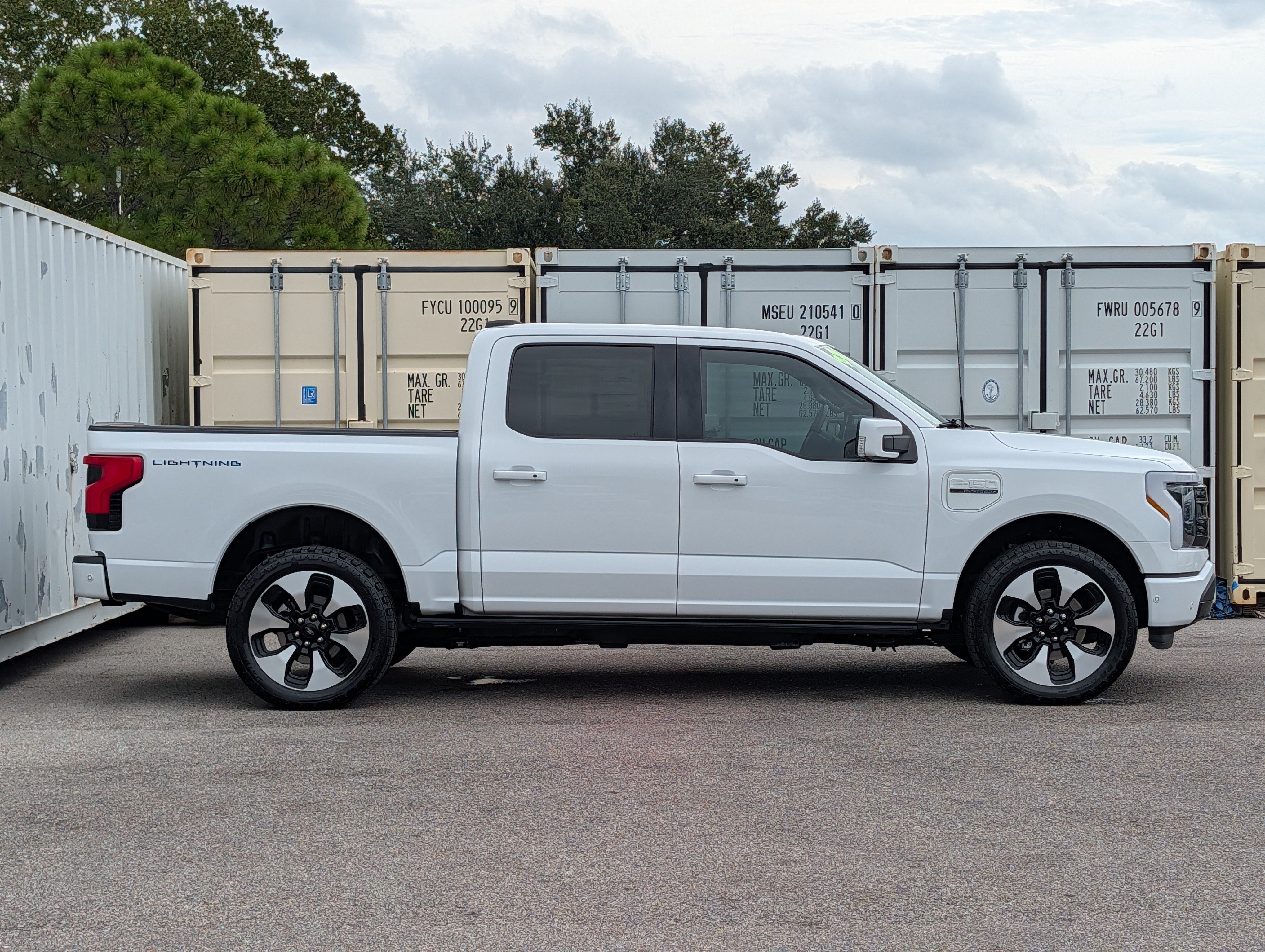 2023 Ford F-150 Lightning Platinum