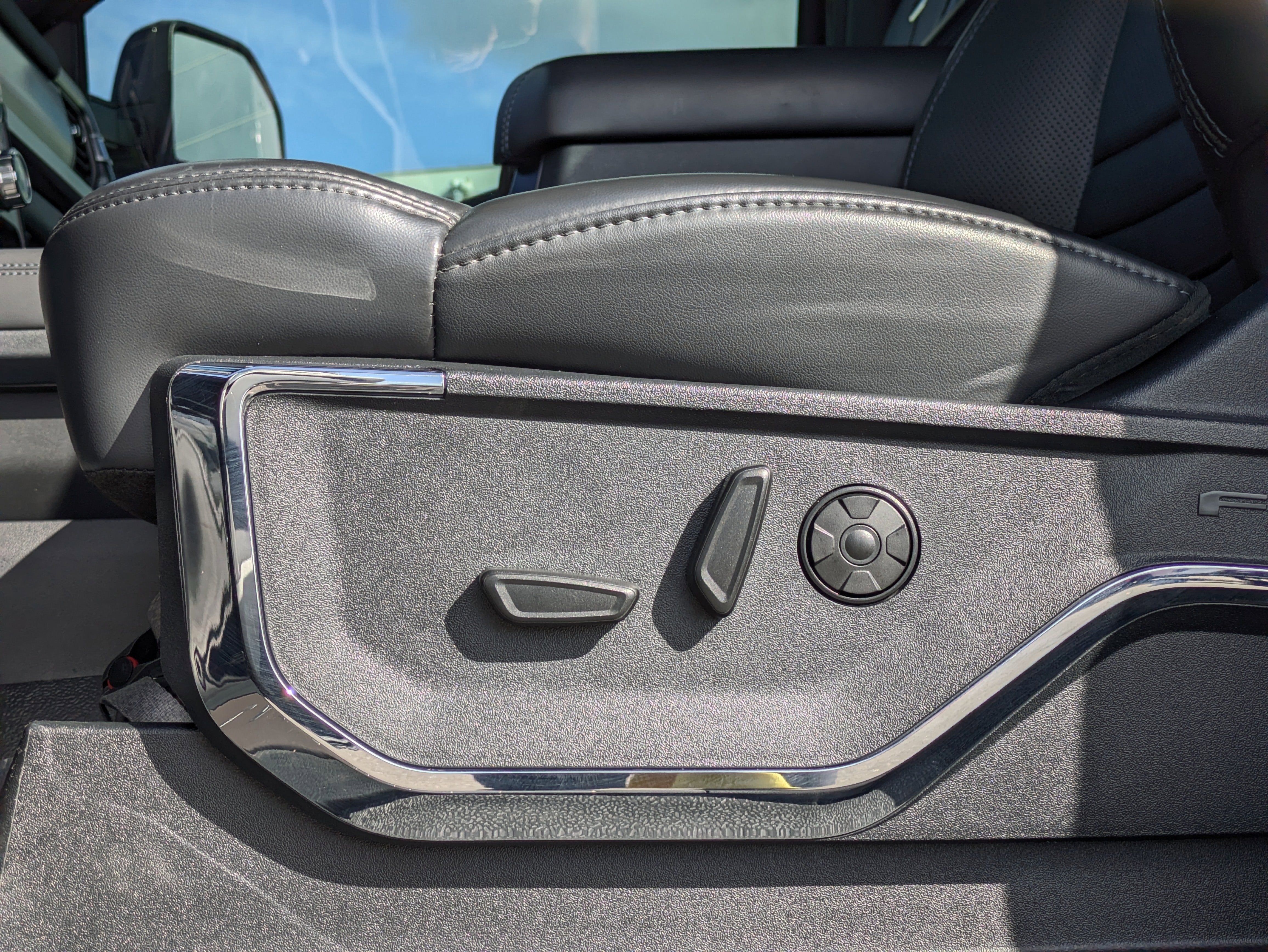 2025 Ford F-350 Platinum