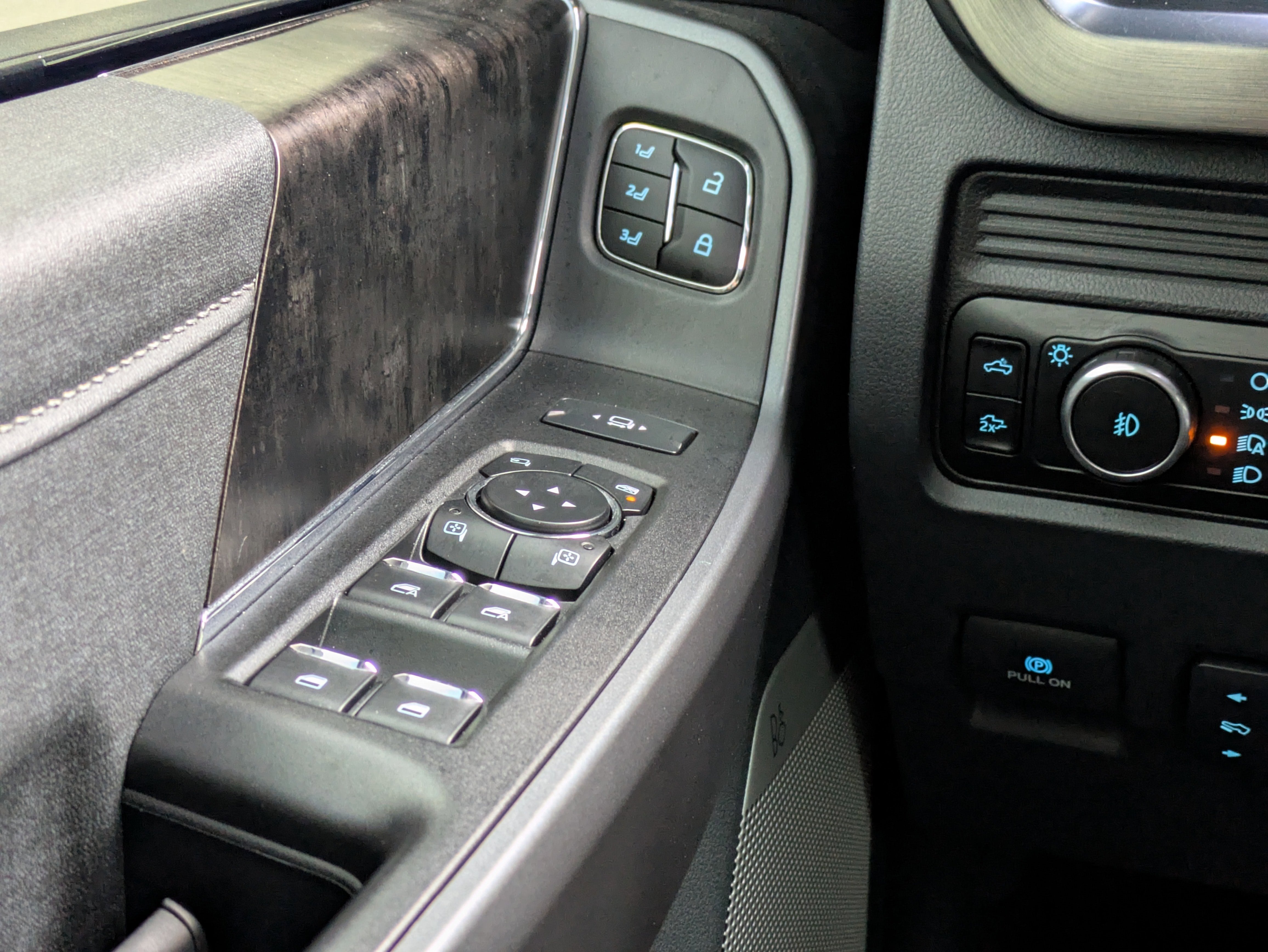 2025 Ford F-350 Lariat Super Duty