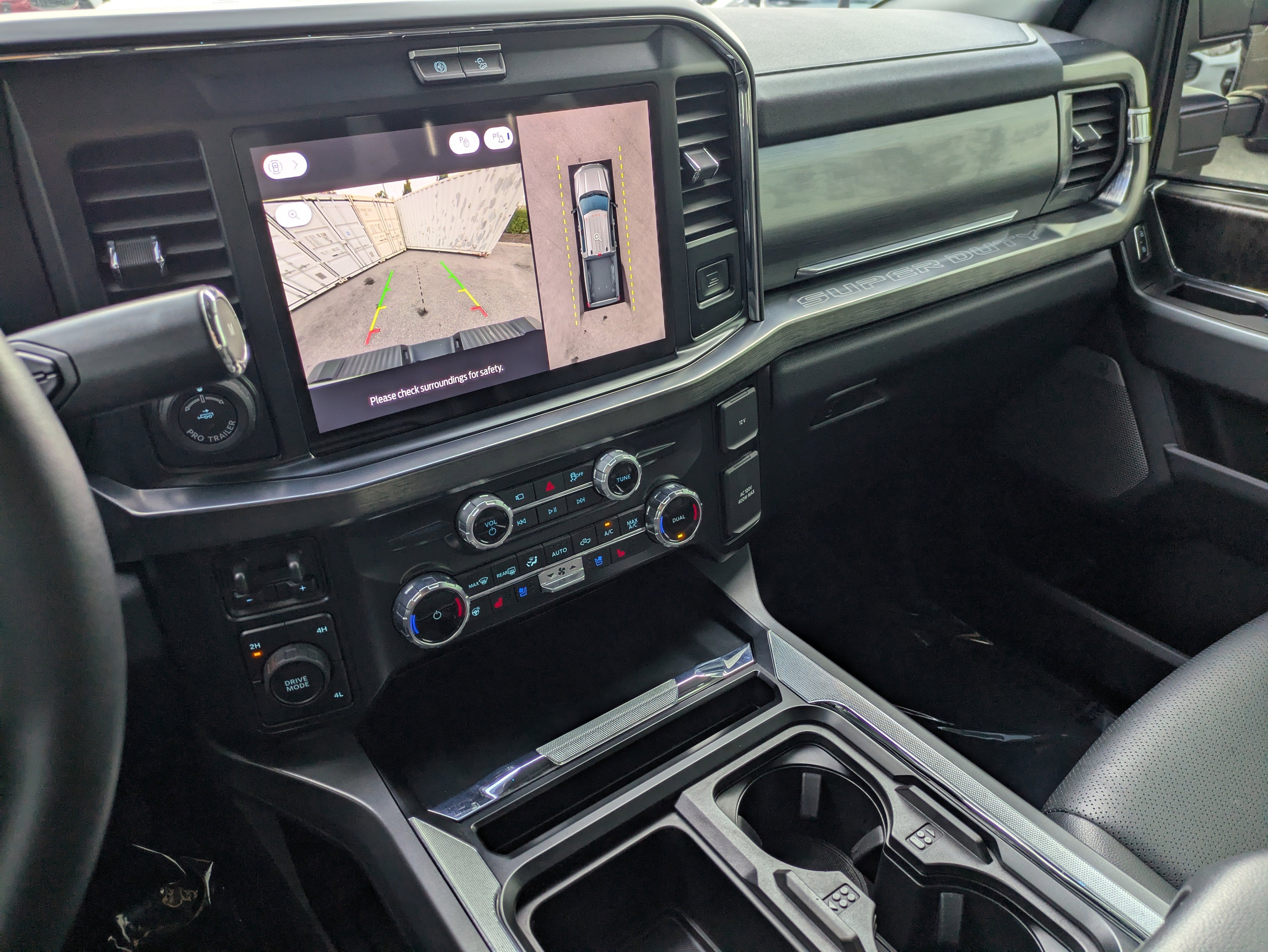 2025 Ford F-350 Lariat Super Duty