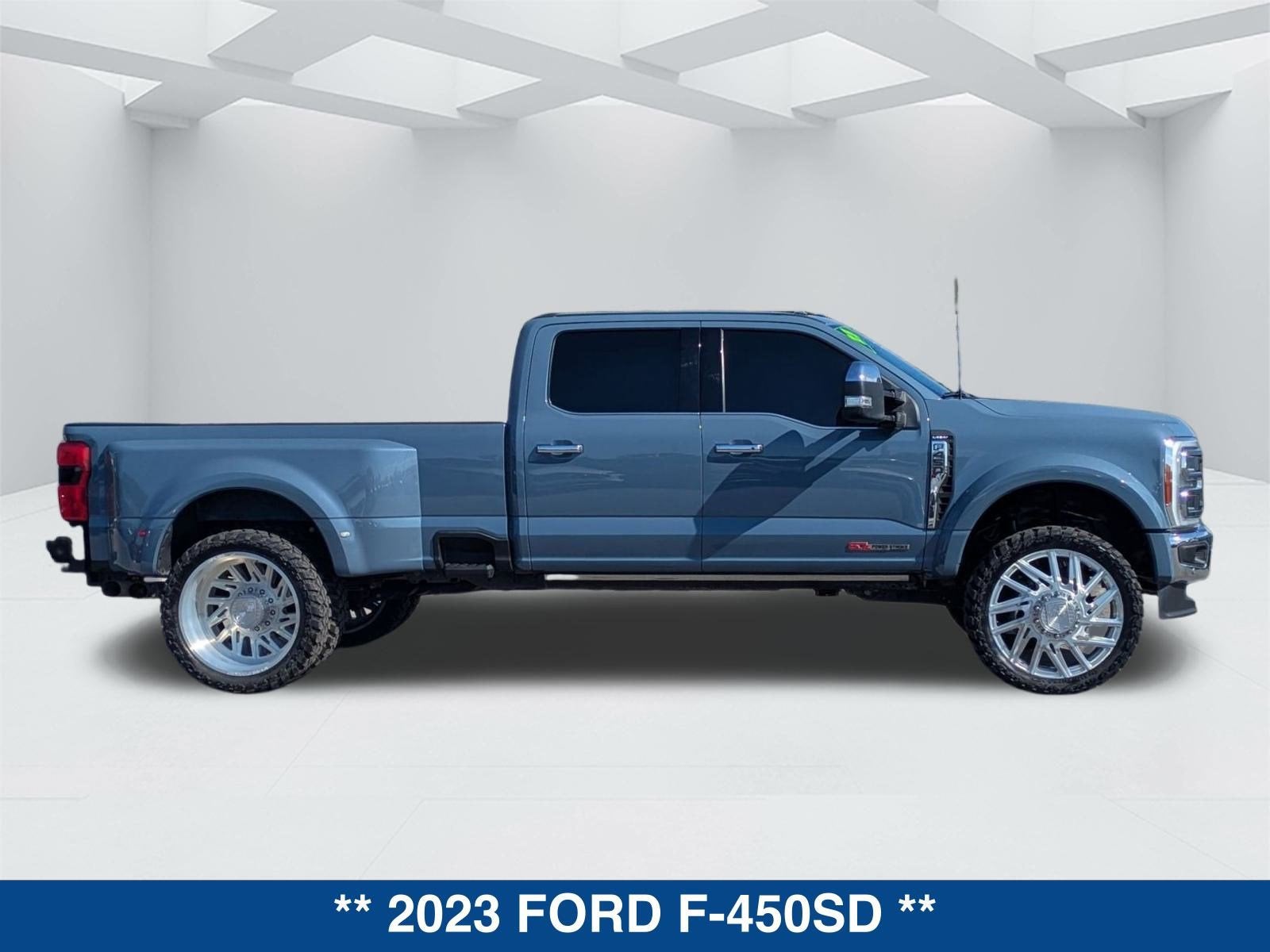 2023 Ford F-450 Lariat DRW