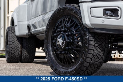 2025 Ford F-450 Platinum DRW