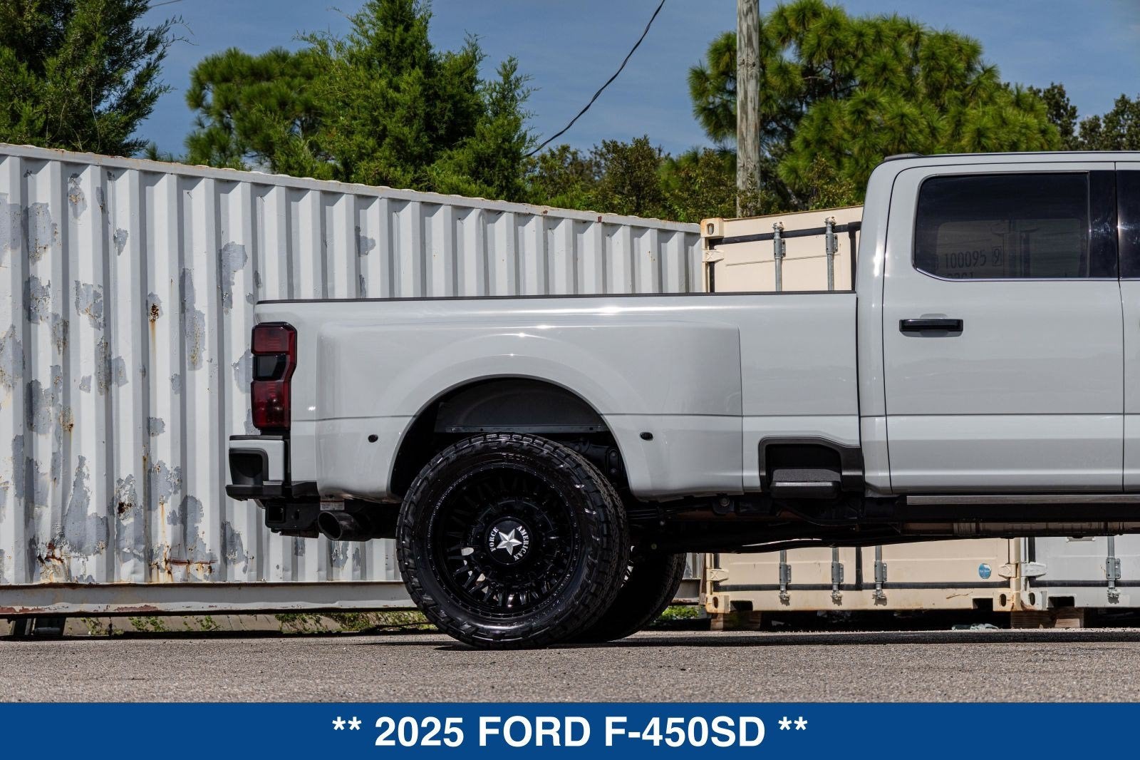 2025 Ford F-450 Platinum DRW