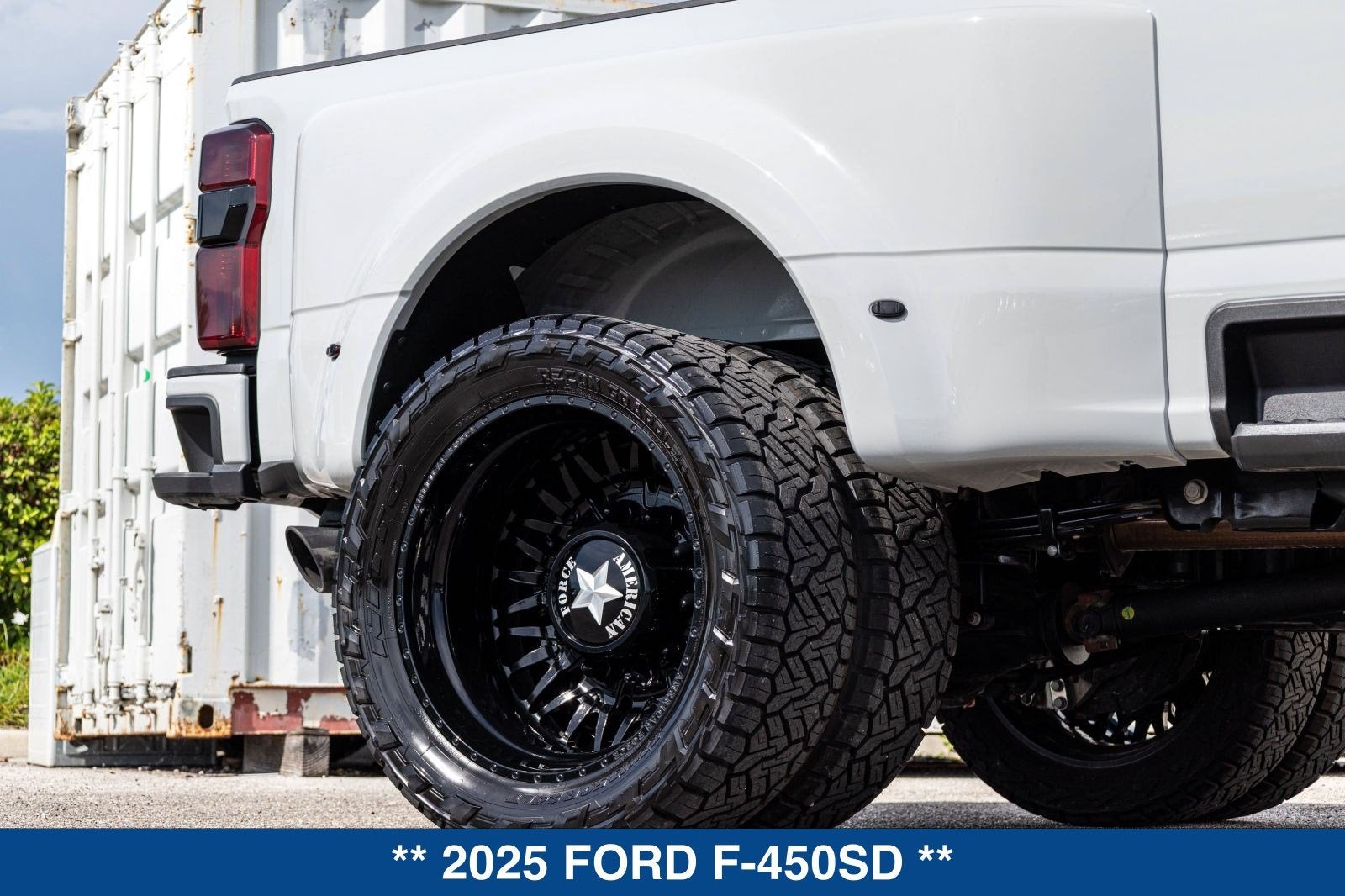 2025 Ford F-450 Platinum DRW
