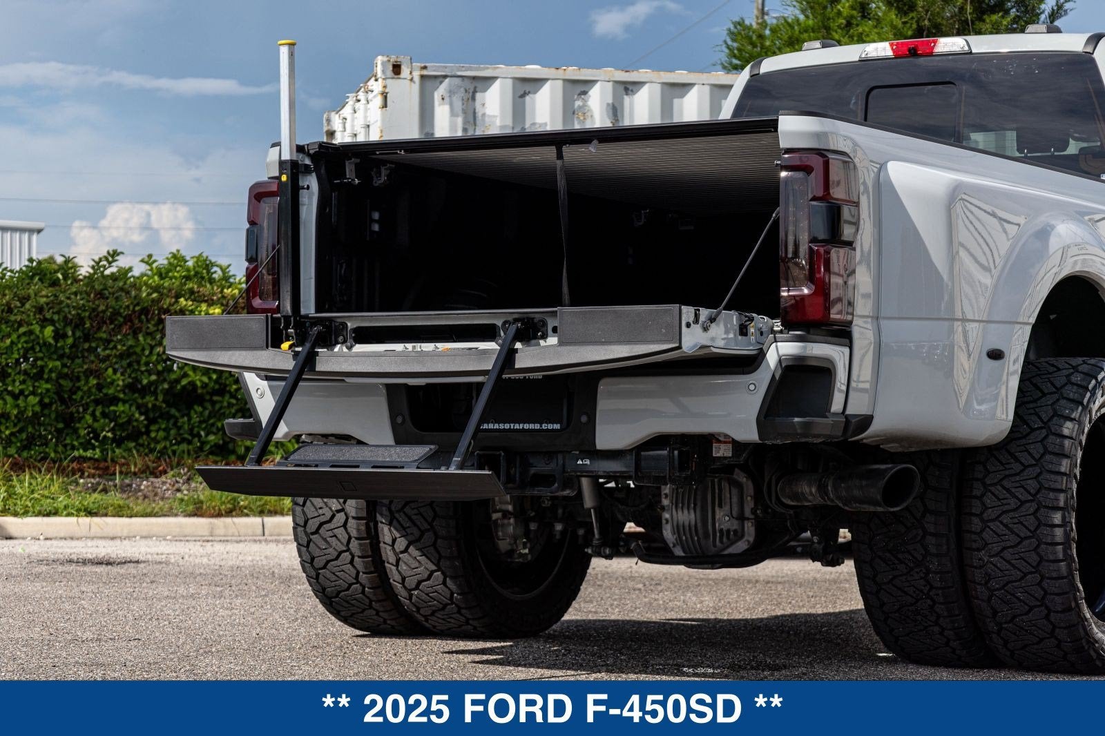 2025 Ford F-450 Platinum DRW
