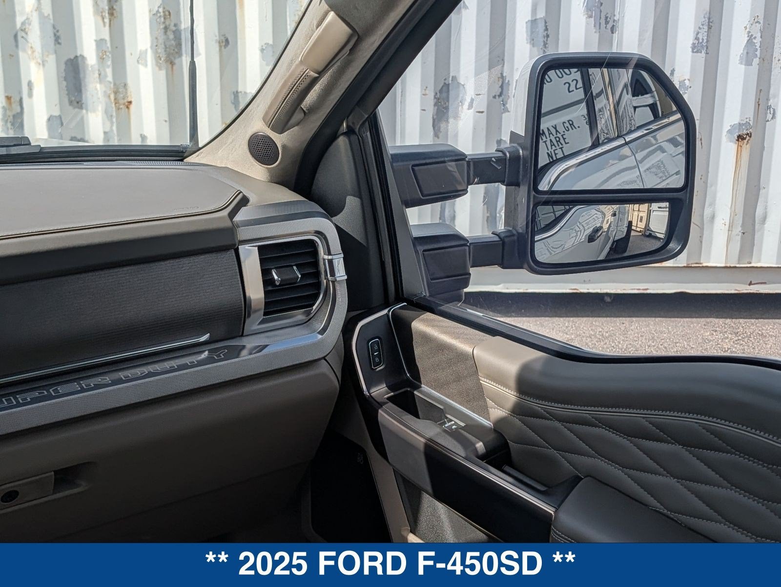 2025 Ford F-450 Platinum DRW
