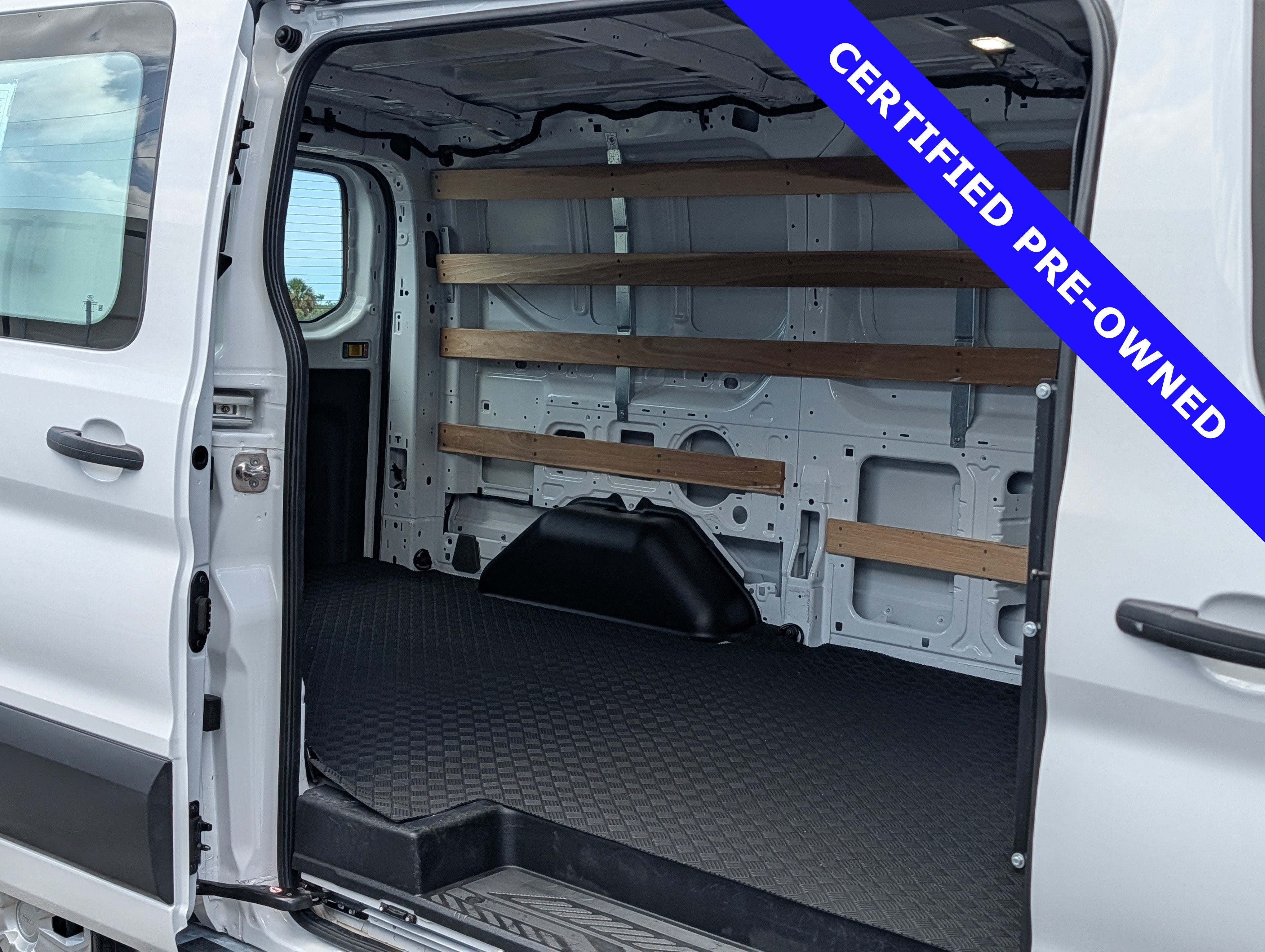 2025 Ford Transit-250 Base