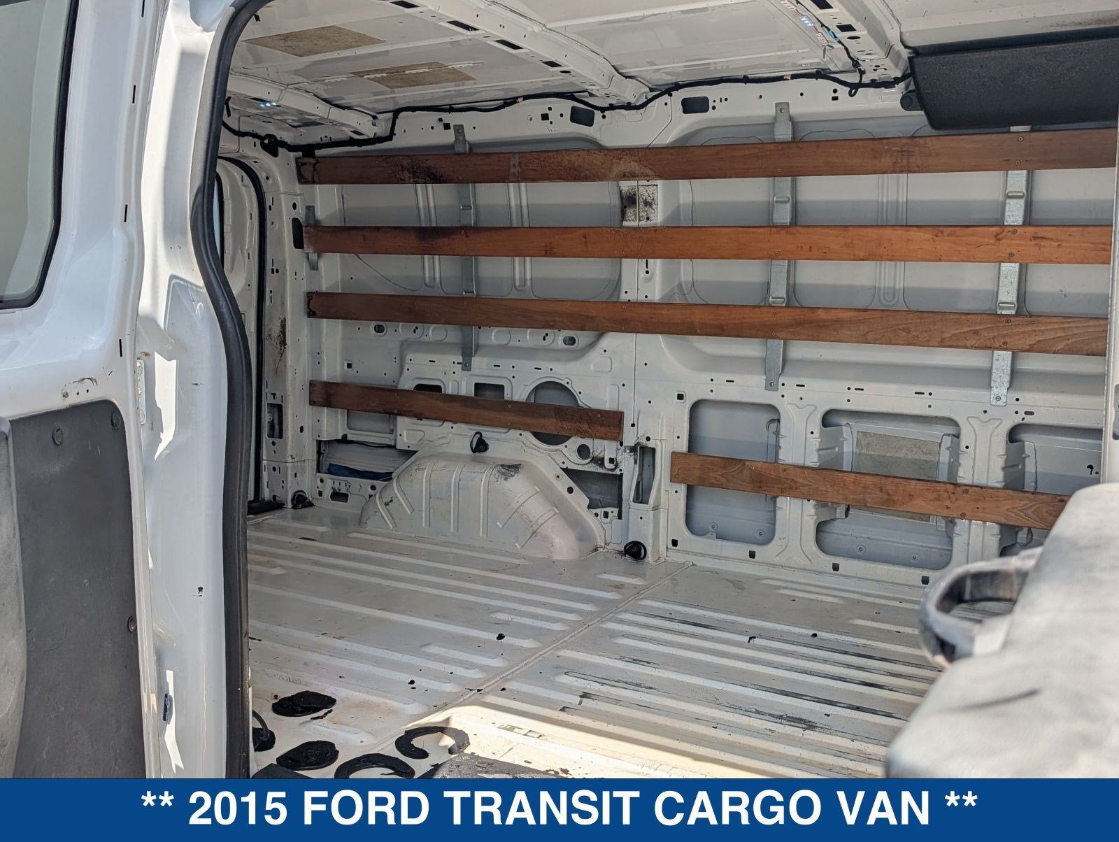 2015 Ford Transit-250 130 WB Low Roof Cargo