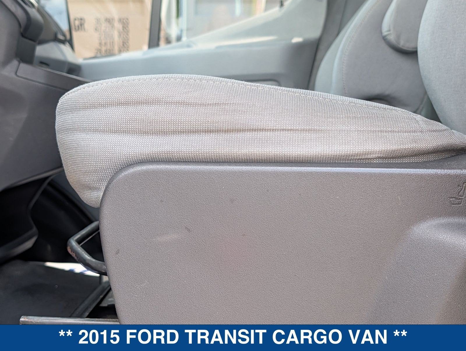 2015 Ford Transit-250 130 WB Low Roof Cargo