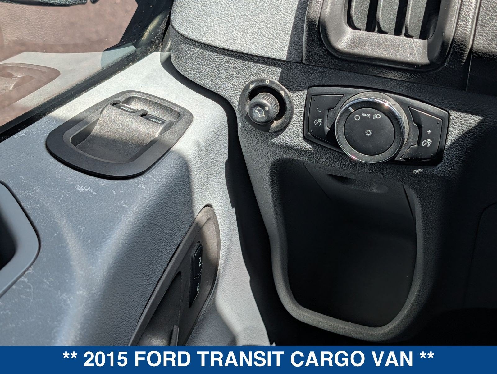 2015 Ford Transit-250 130 WB Low Roof Cargo