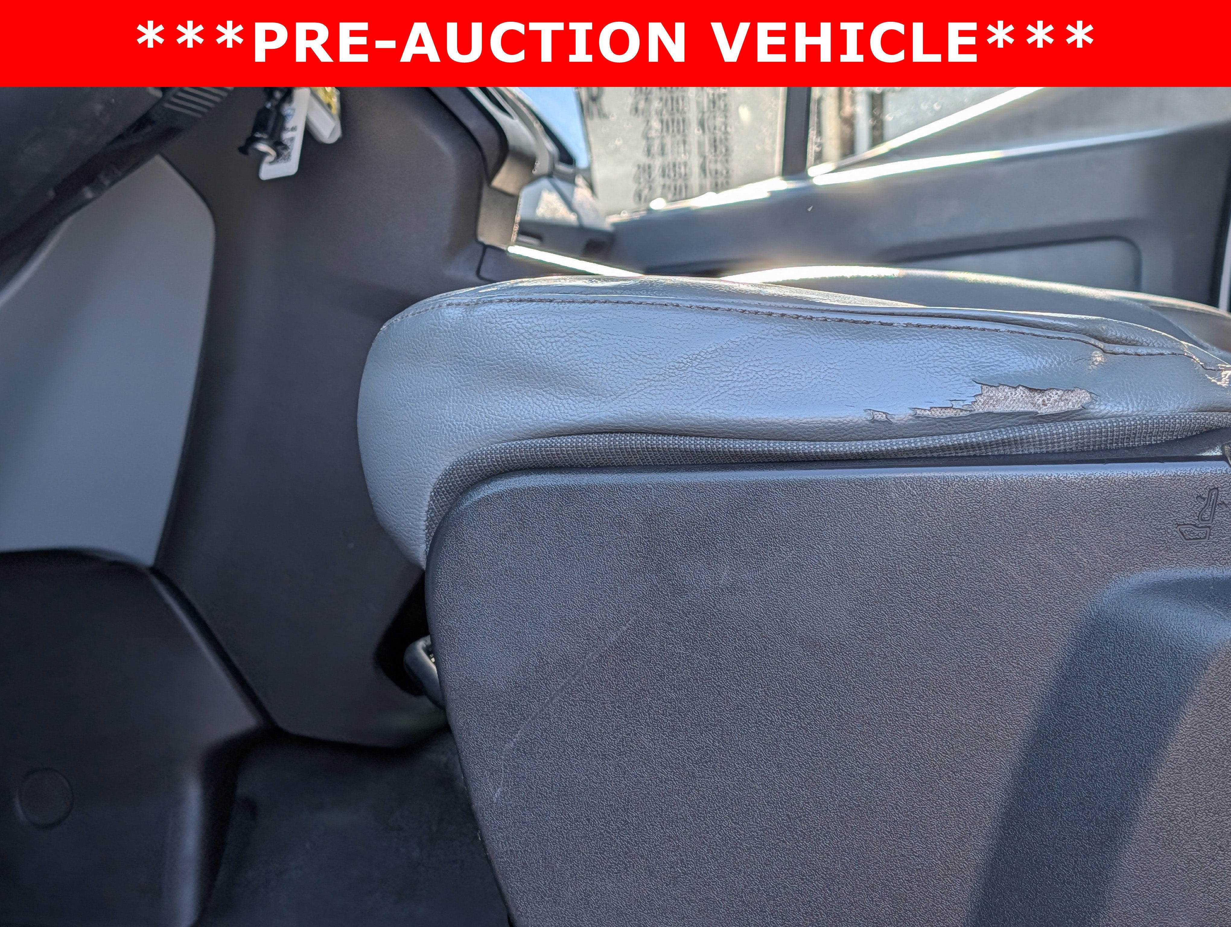 2015 Ford Transit-250 148 WB Medium Roof Cargo