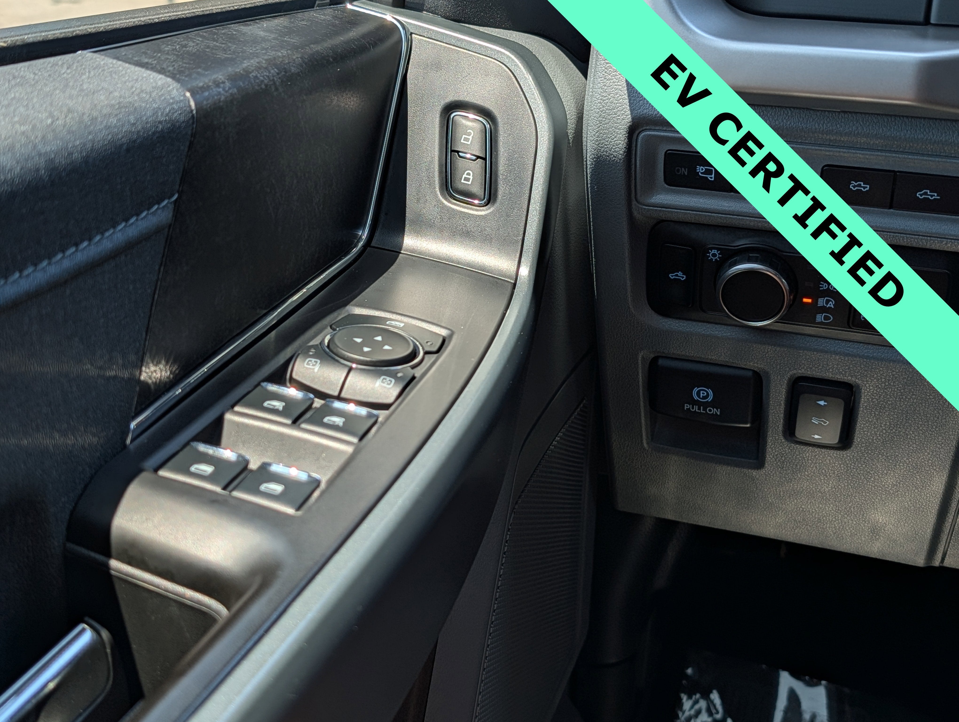 2023 Ford F-150 Lightning XLT