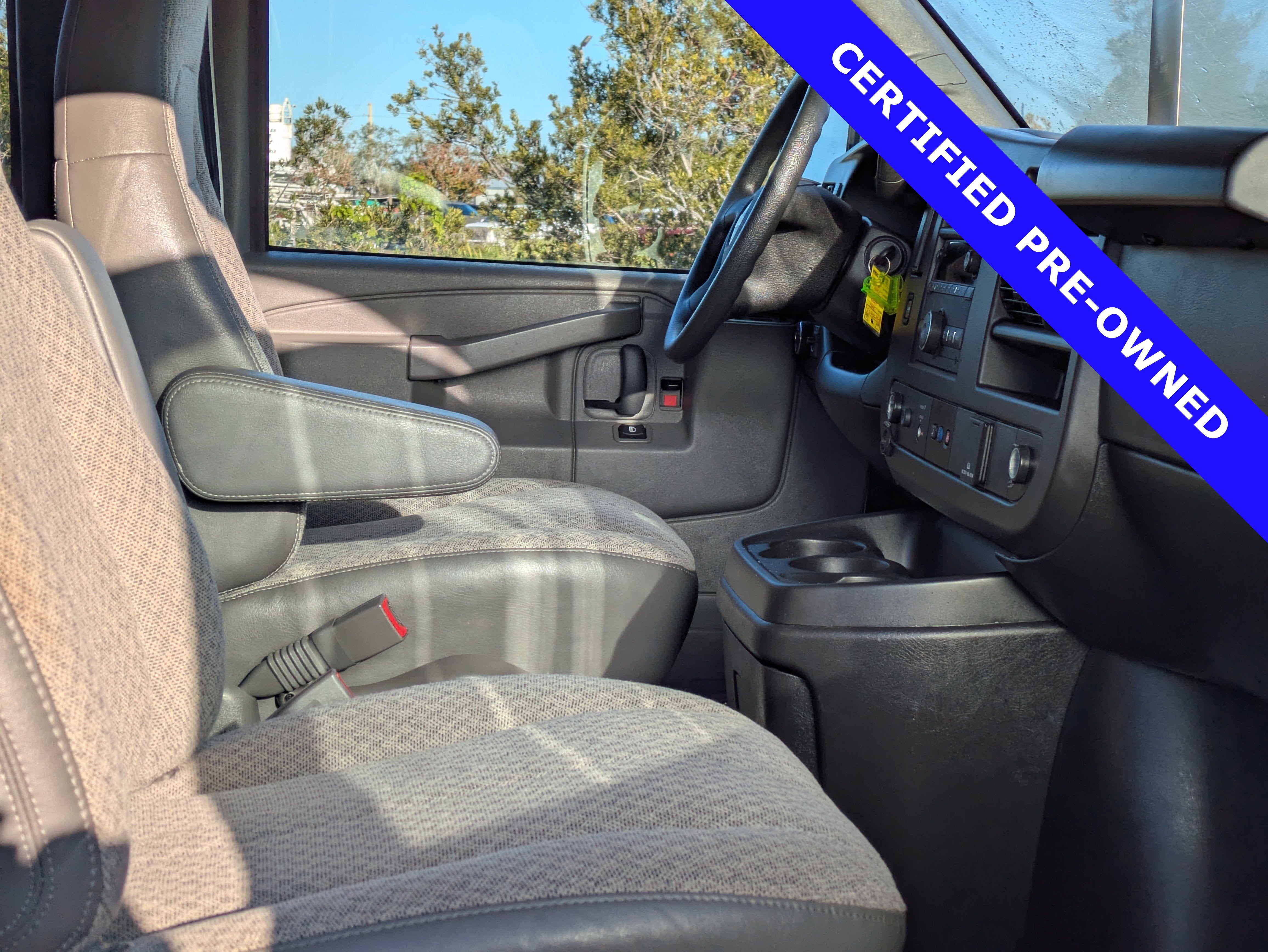 2023 Chevrolet Express 3500 LS