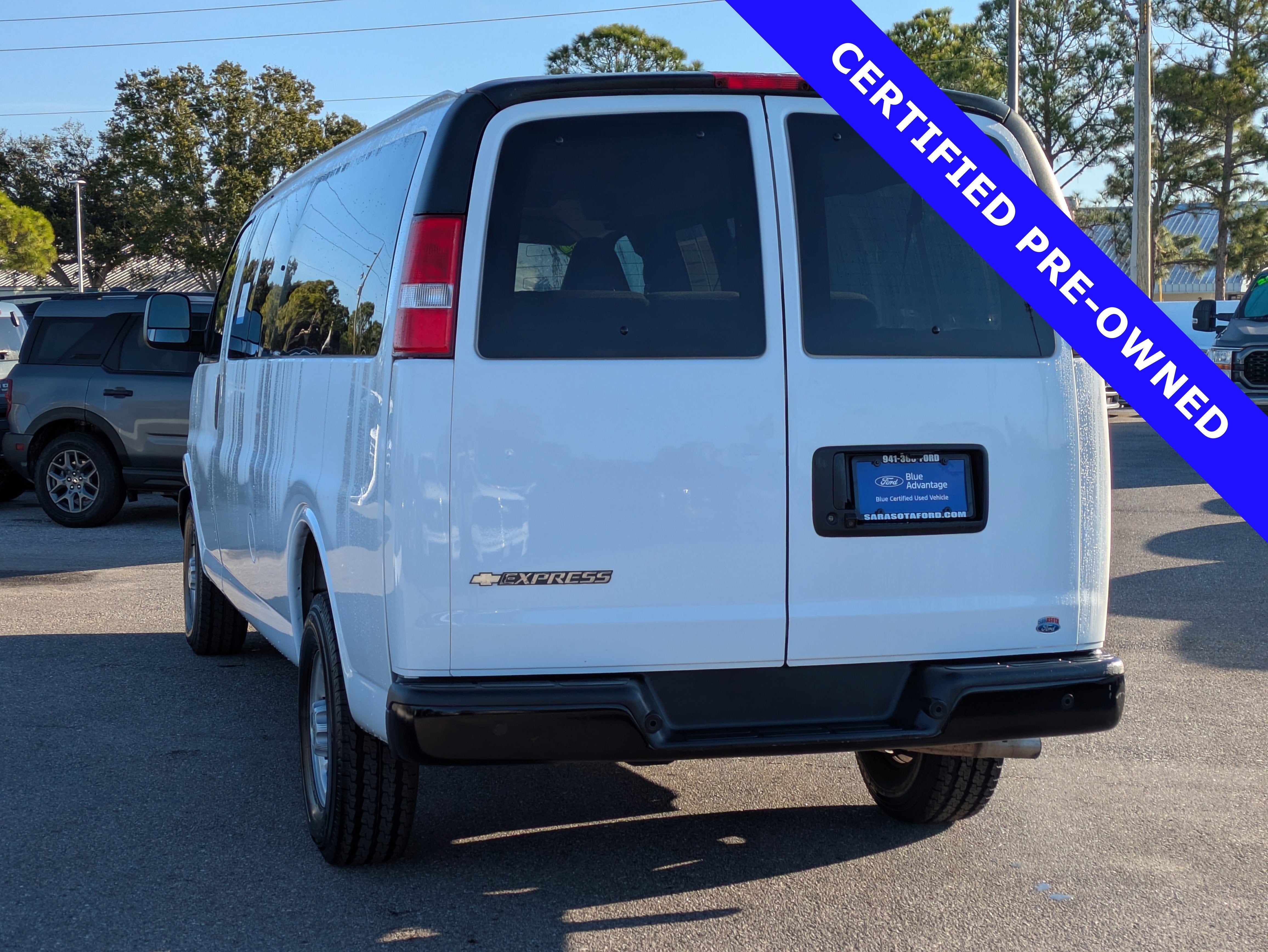 2023 Chevrolet Express 3500 LS